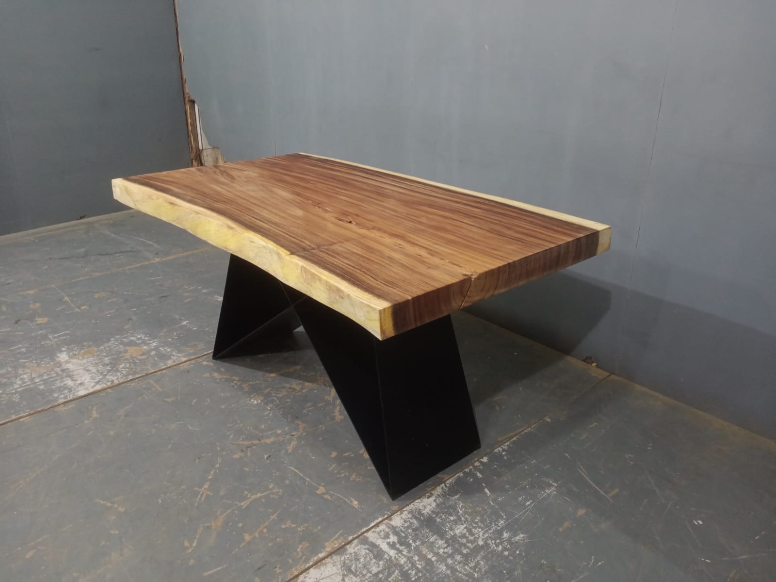 Live Edge Tables