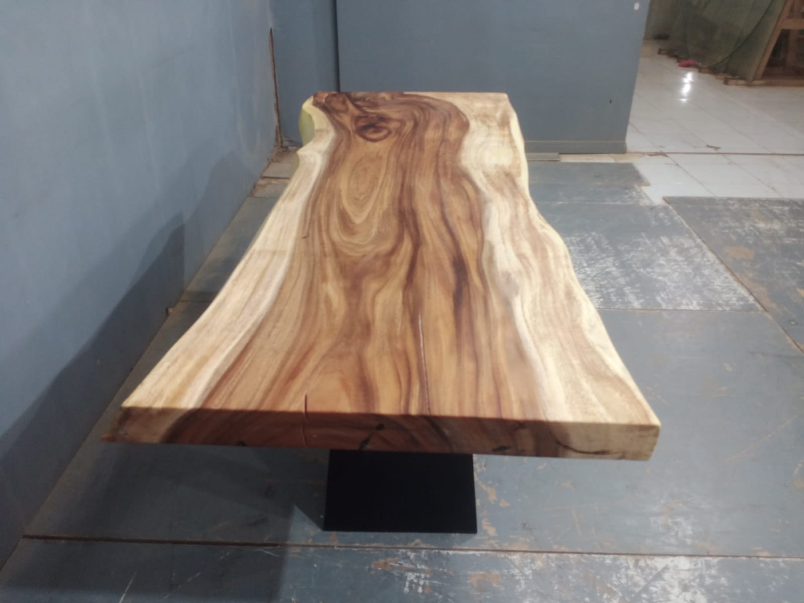 Live Edge Tables