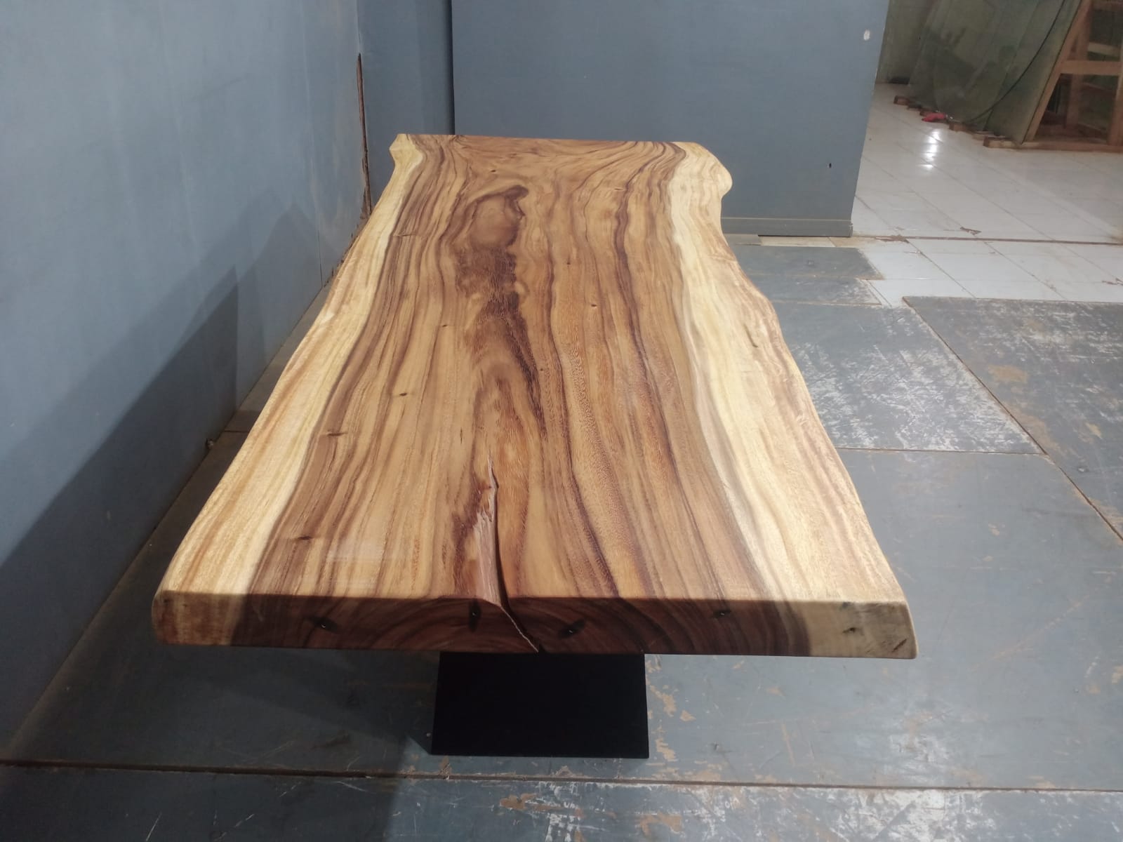 Live Edge Tables