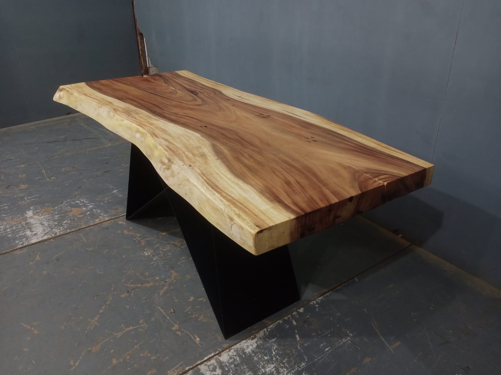 Live Edge Tables