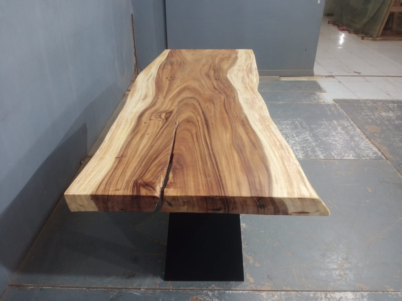 Live Edge Tables