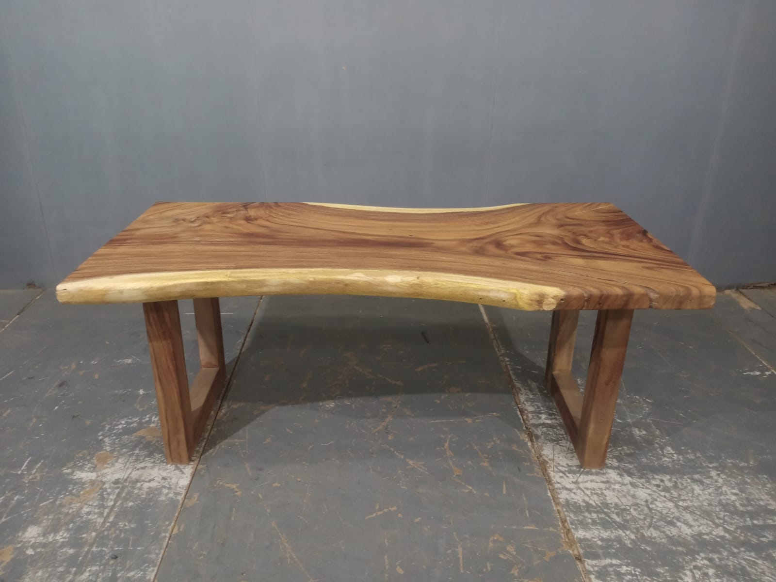 LIVE EDGE TABLES