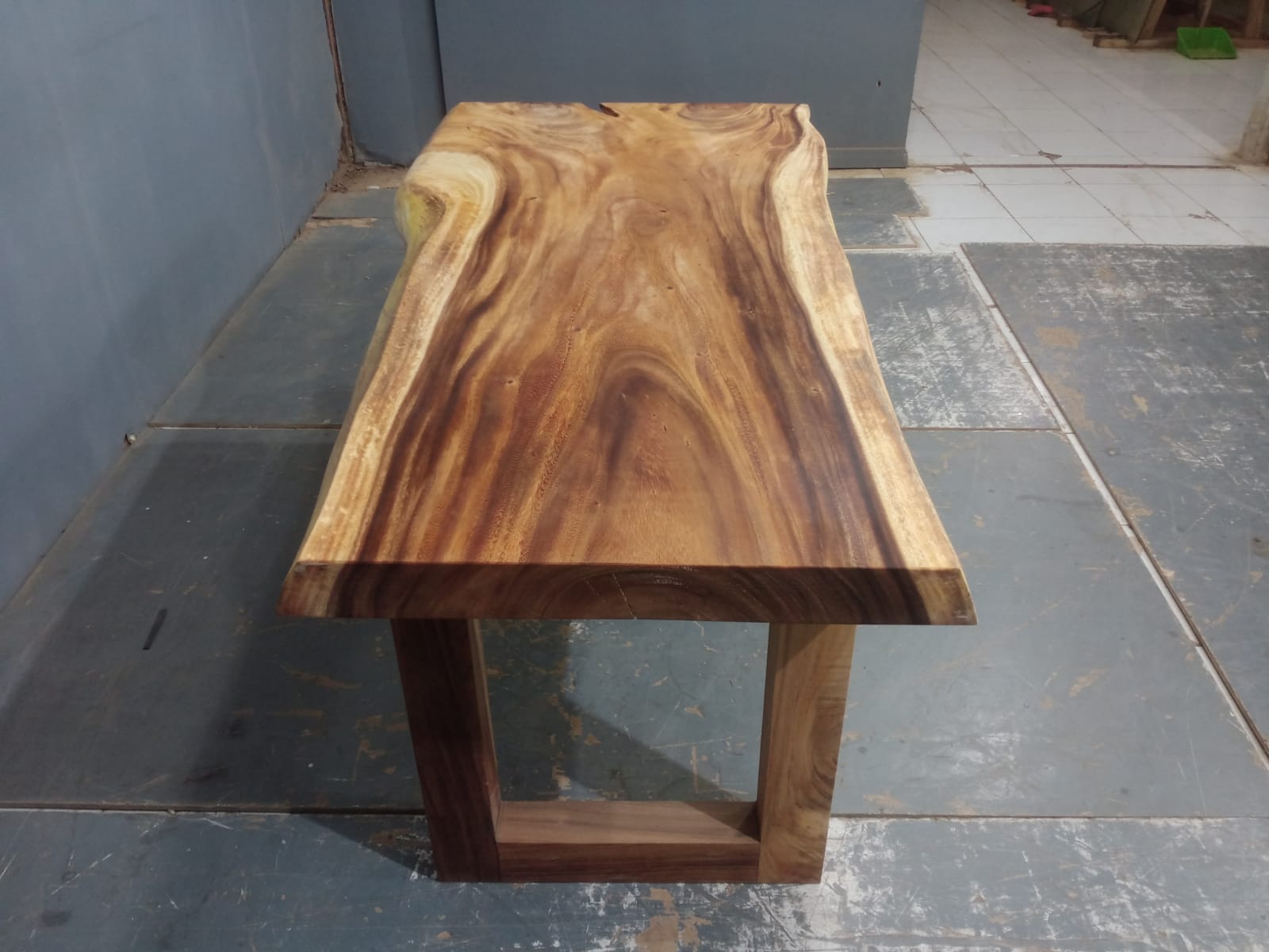 Live Edge Tables