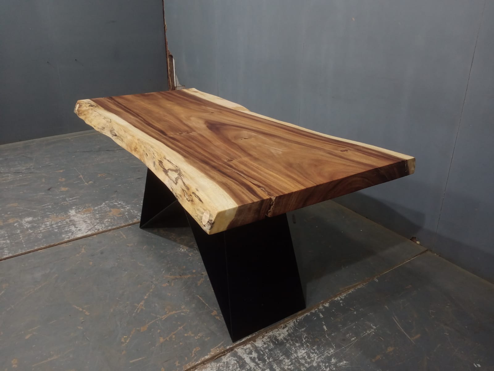Live Edge Tables