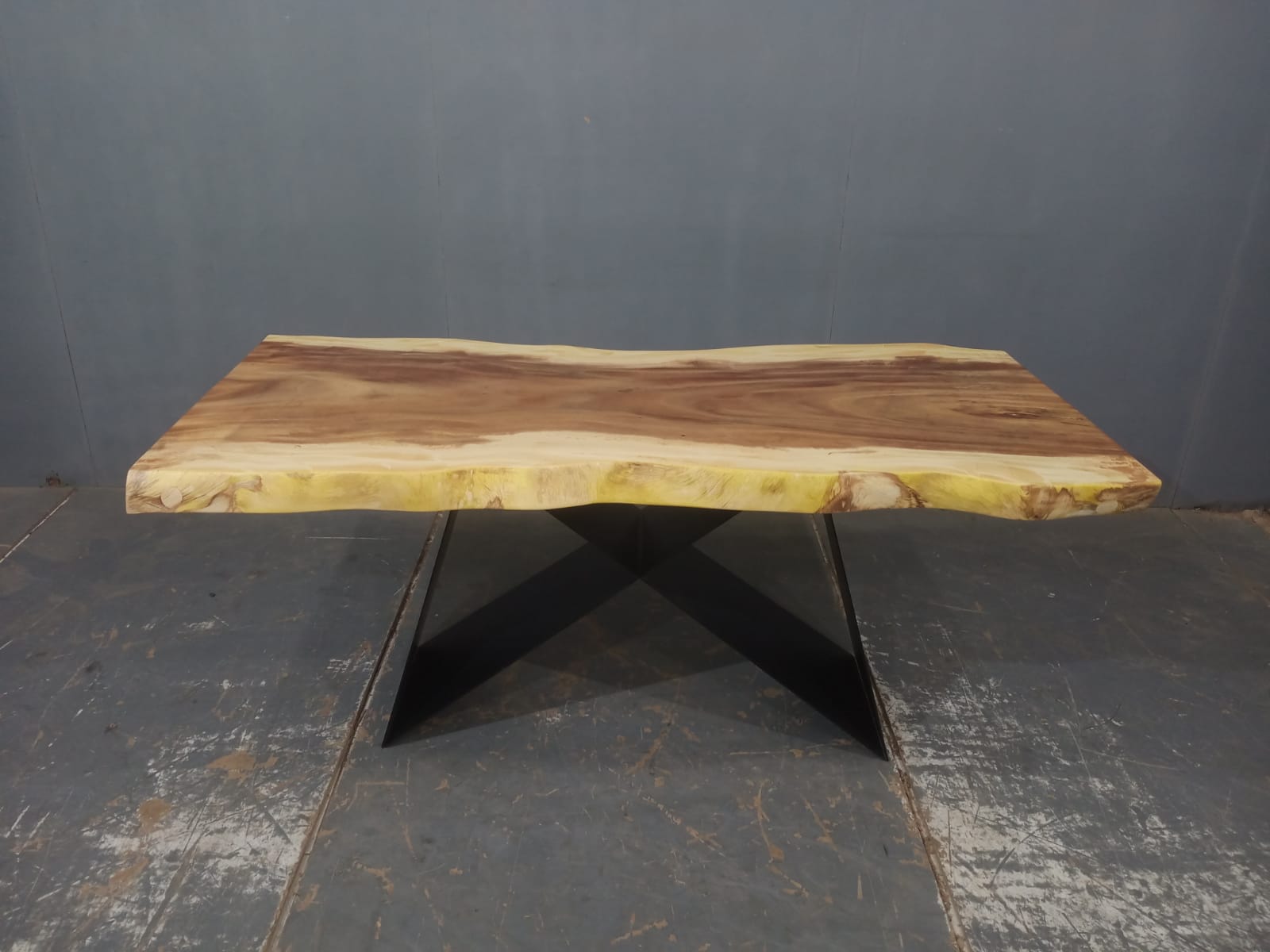 LIVE EDGE TABLES