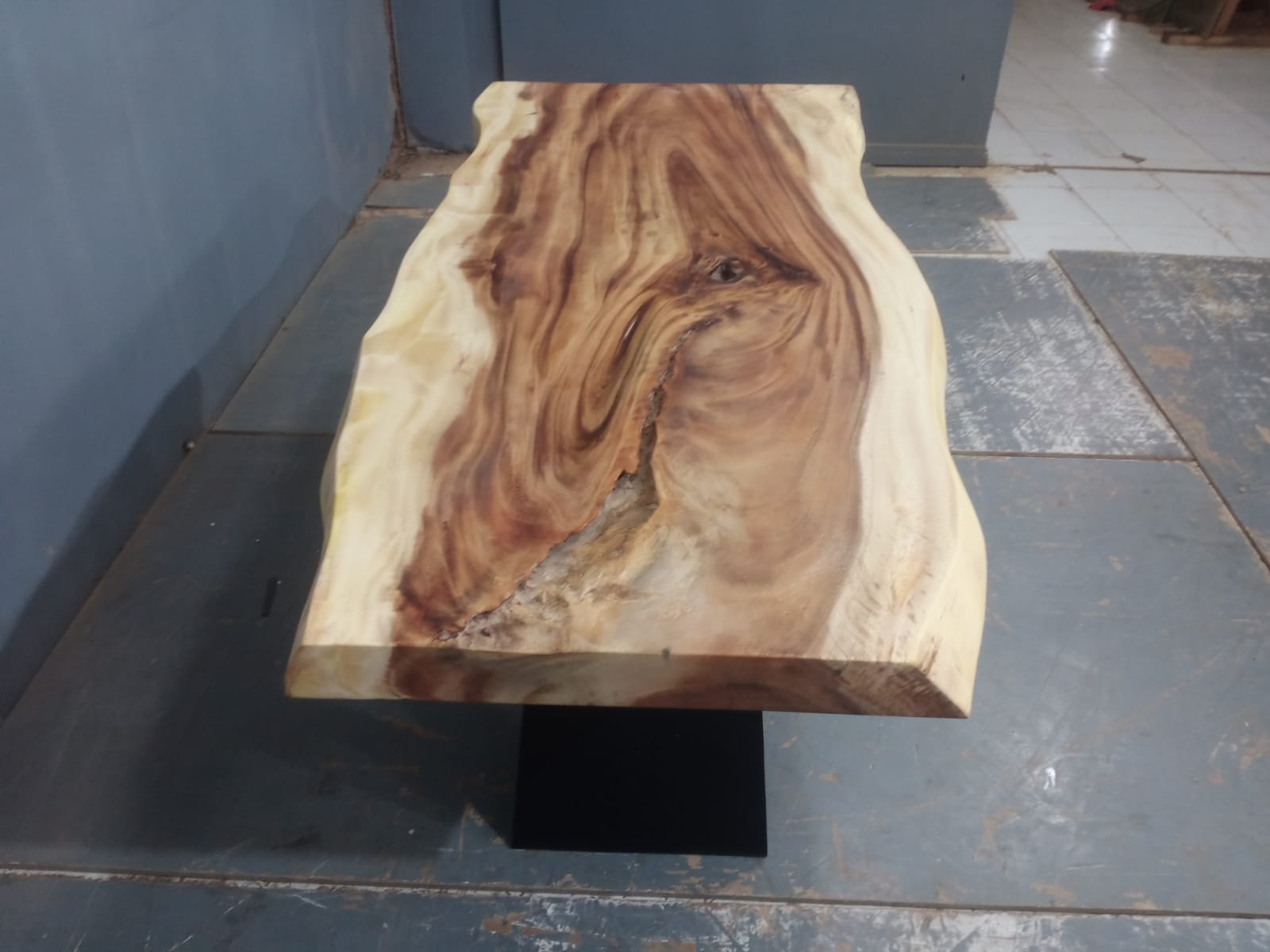 Live Edge Tables