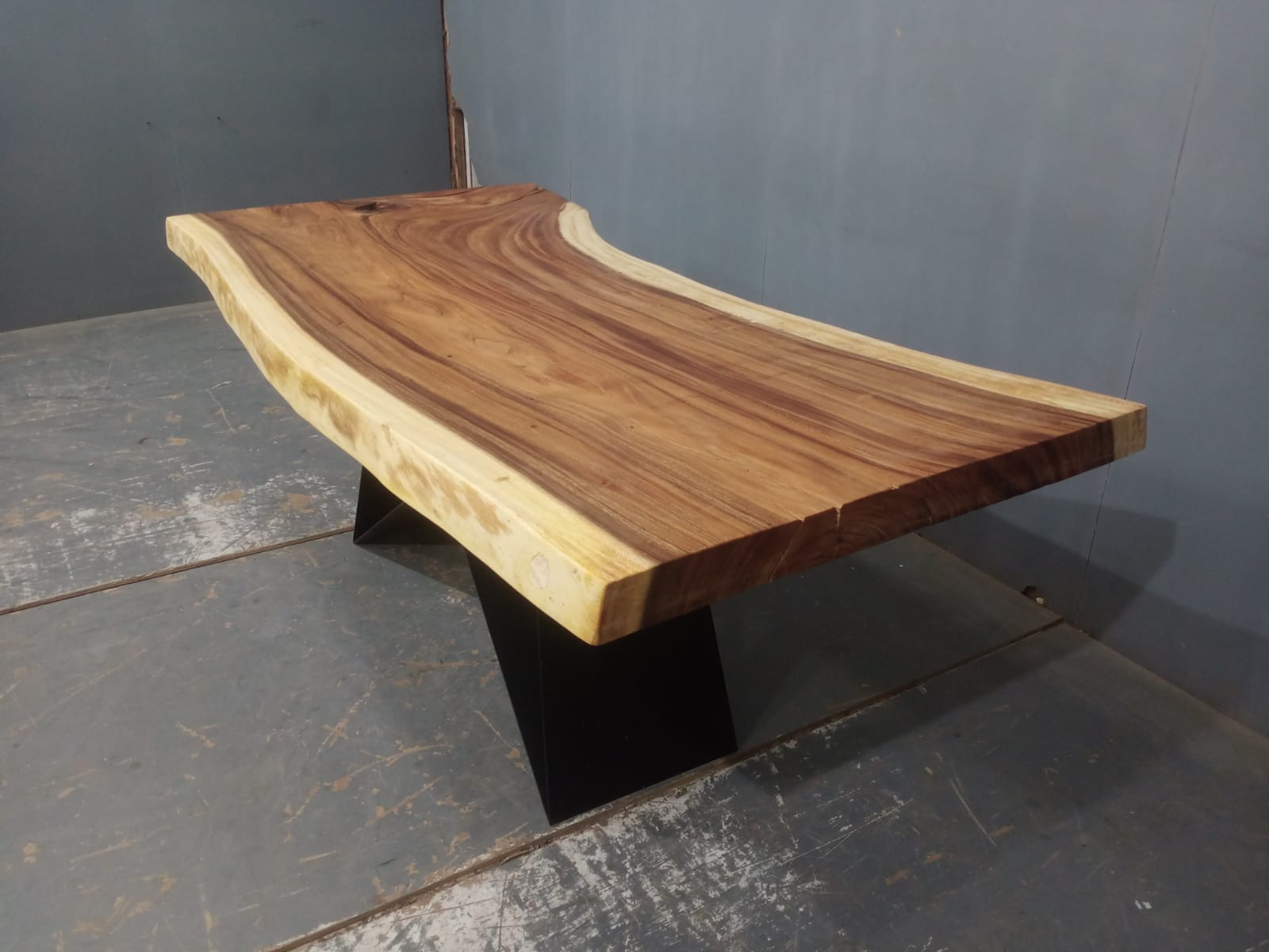 Live Edge Tables