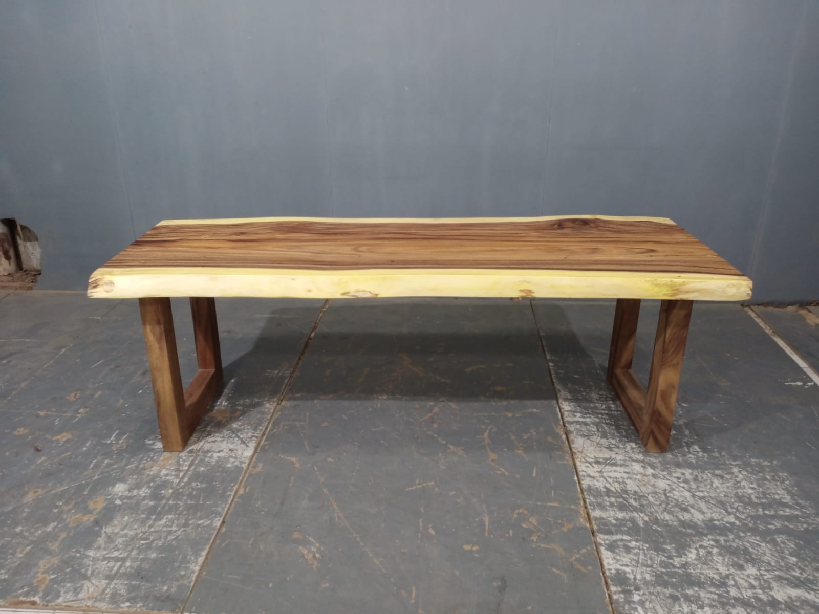 LIVE EDGE TABLES