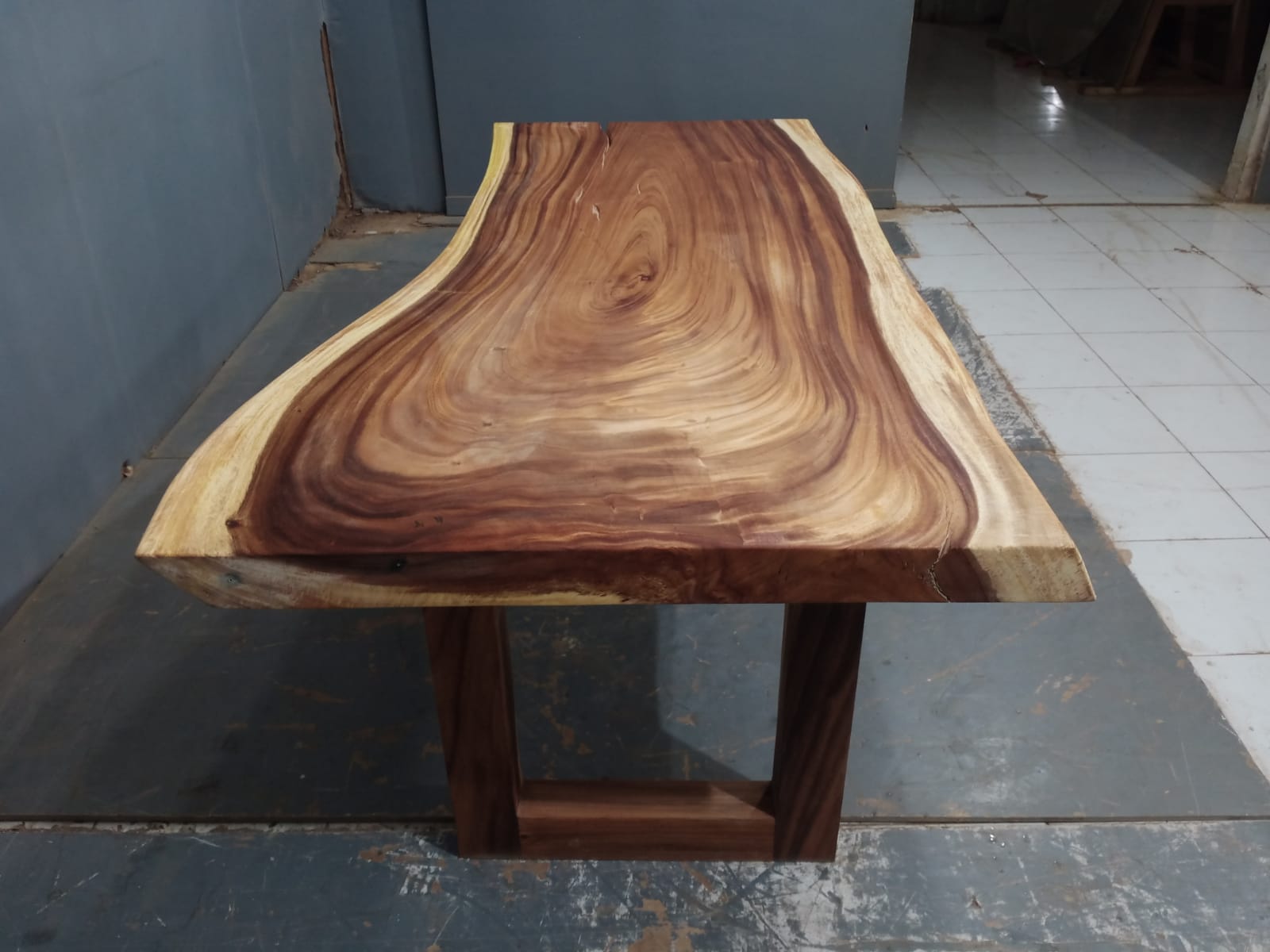 Live Edge Tables