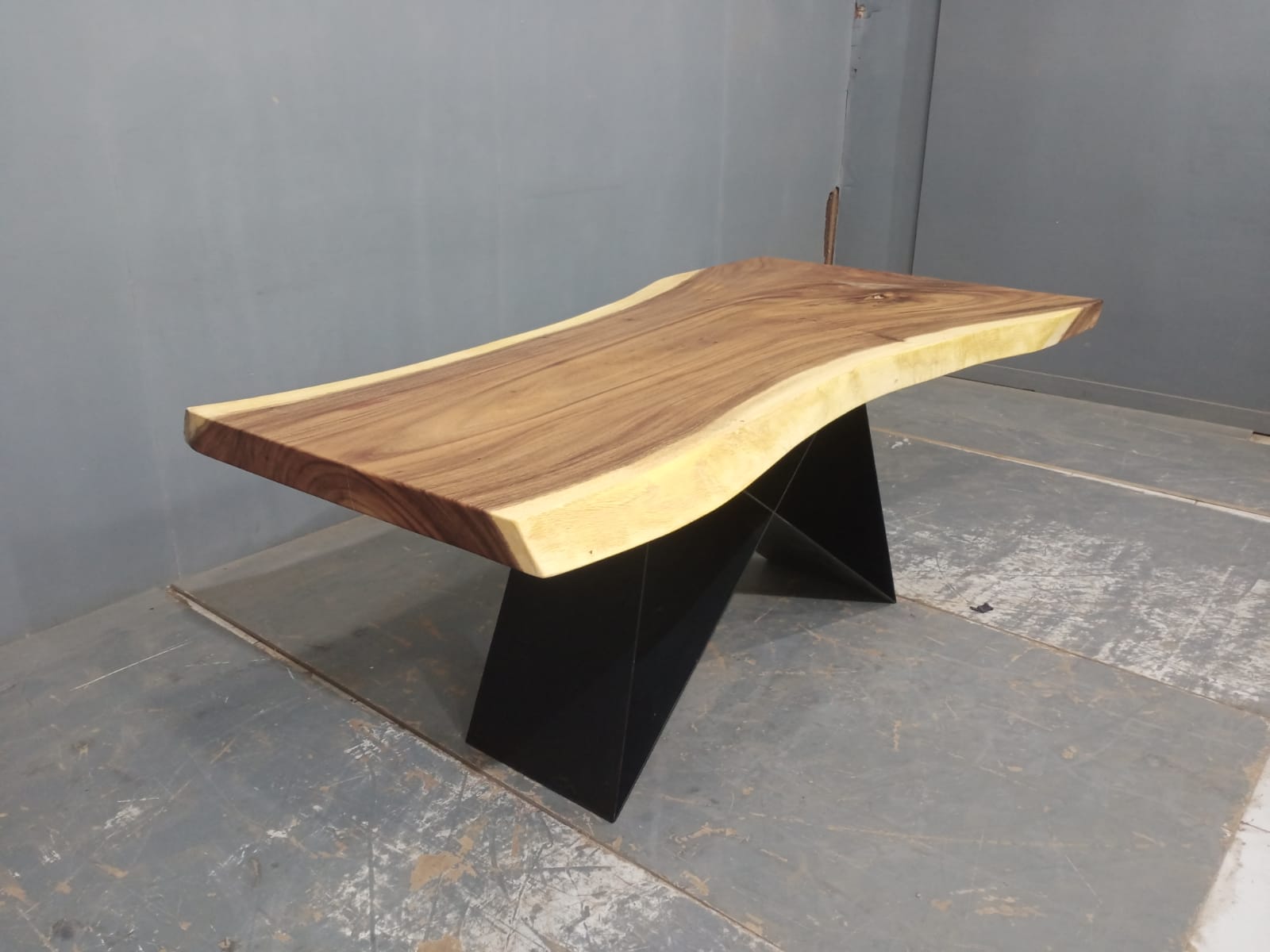Live Edge Tables