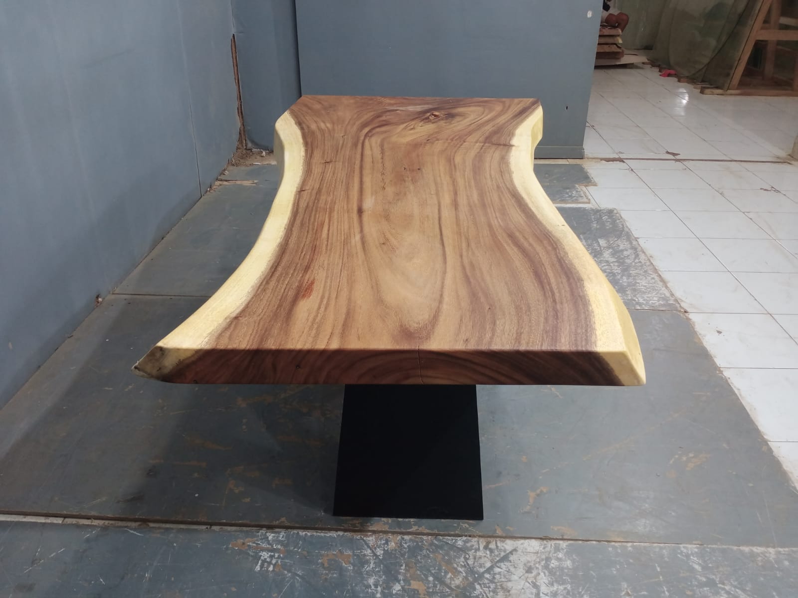 Live Edge Tables