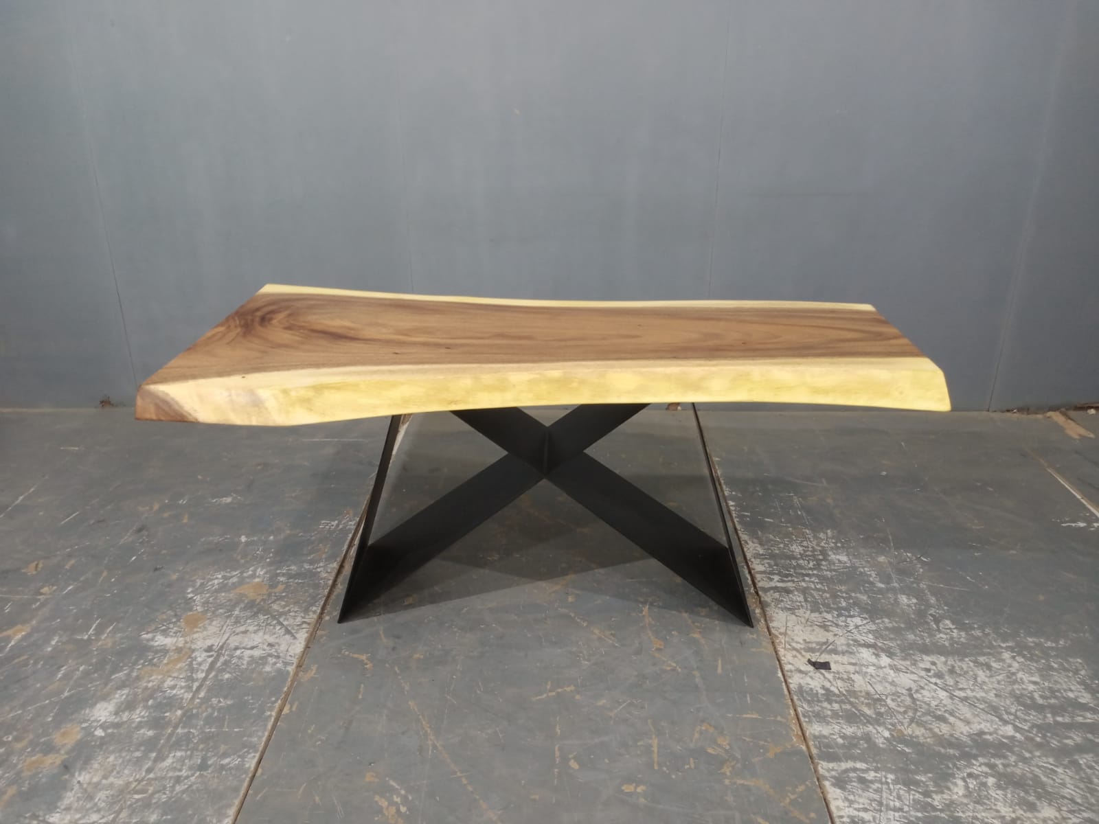 LIVE EDGE TABLES