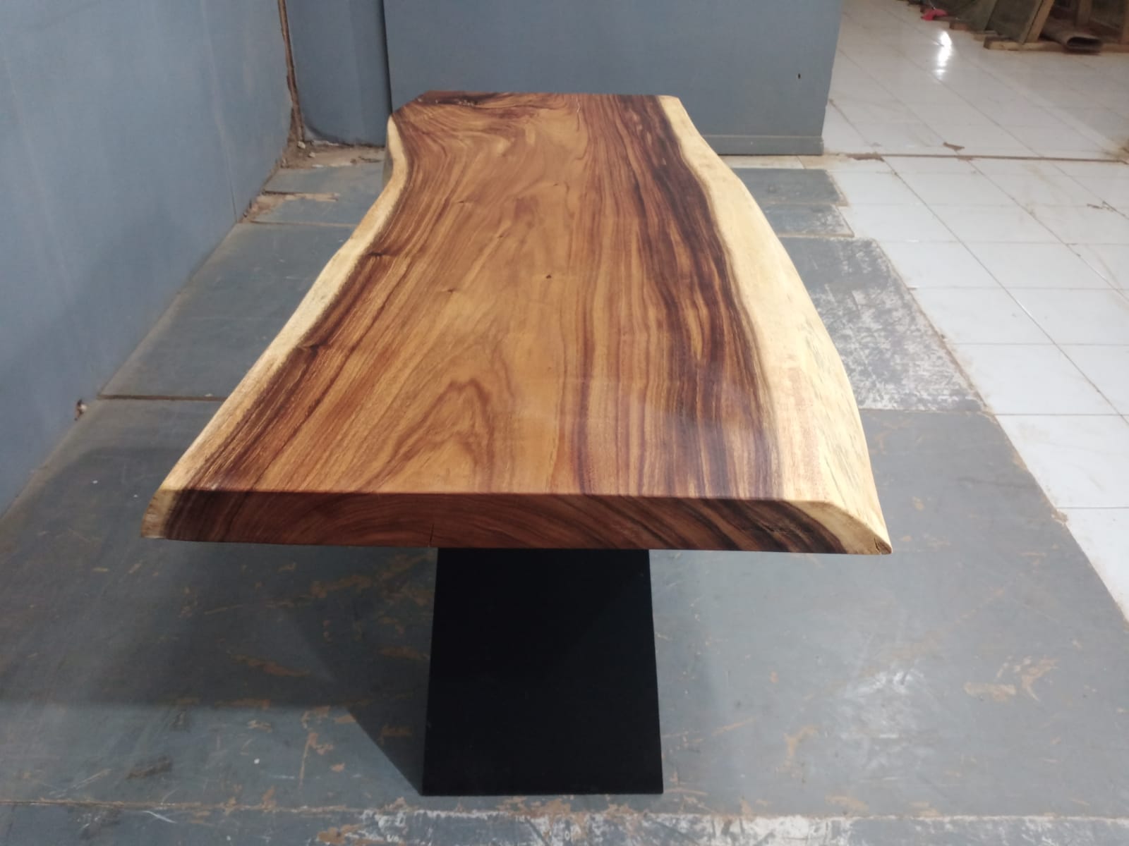 Live Edge Tables