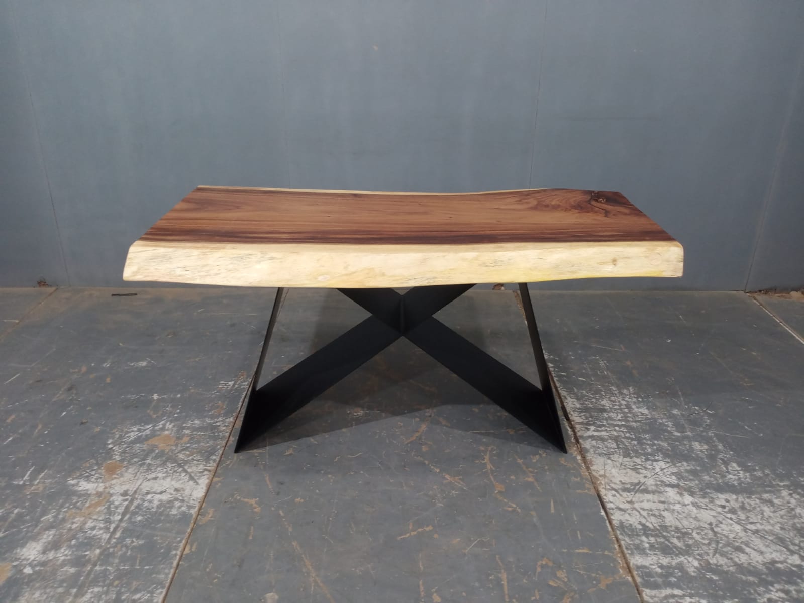 LIVE EDGE TABLES