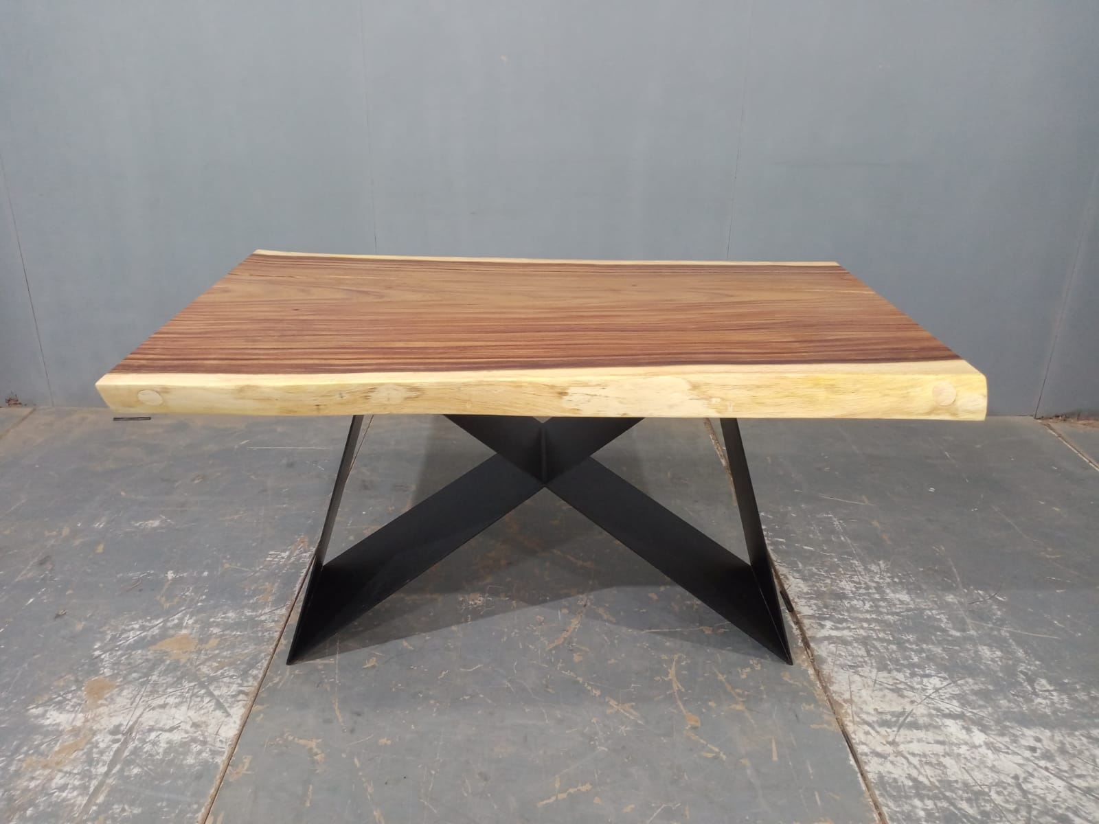 LIVE EDGE TABLES