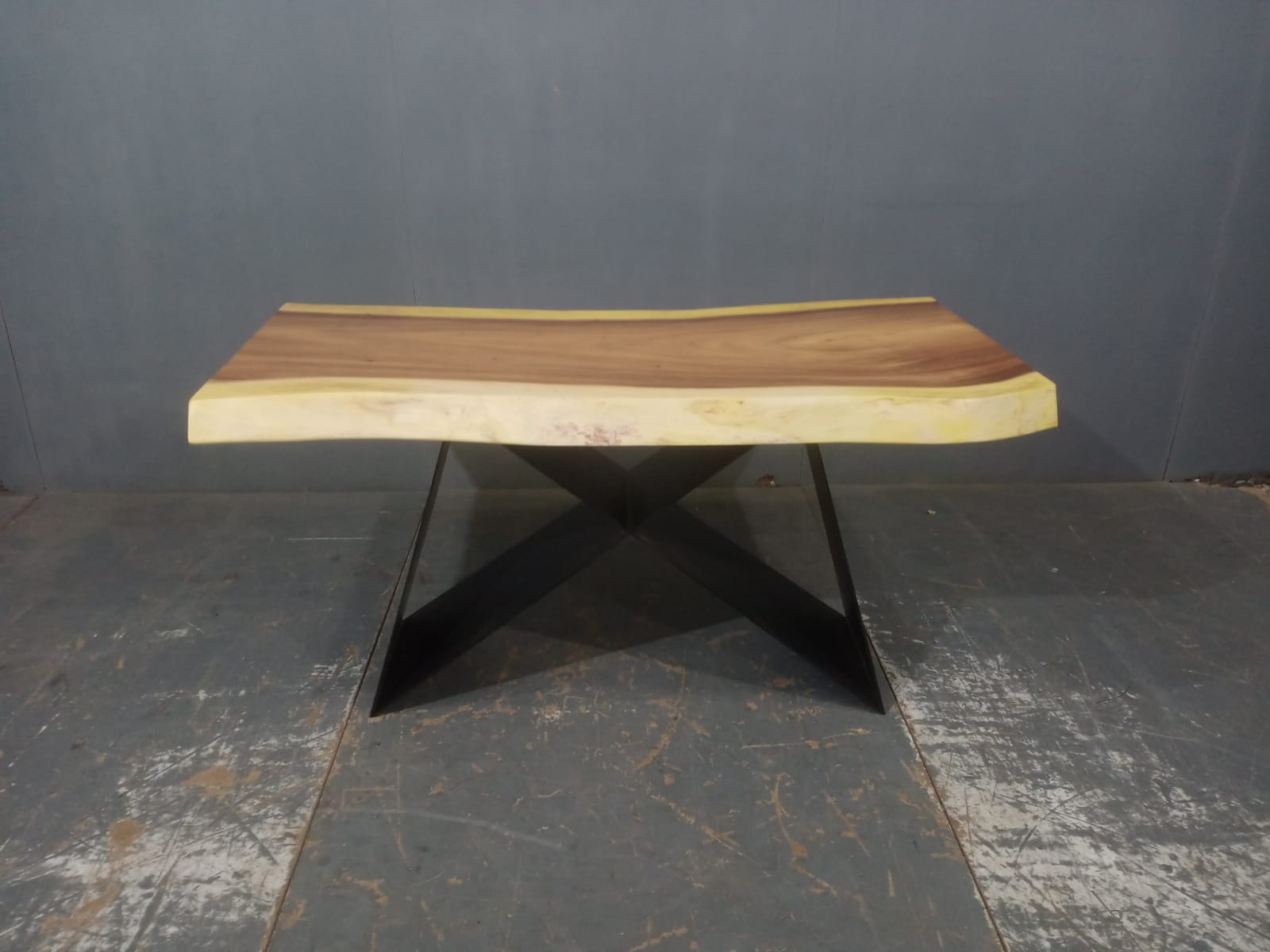 LIVE EDGE TABLES