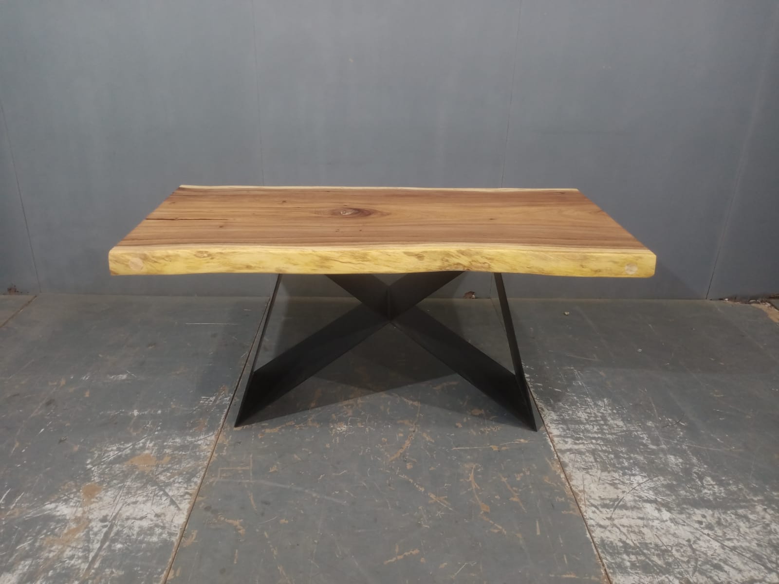 LIVE EDGE TABLES