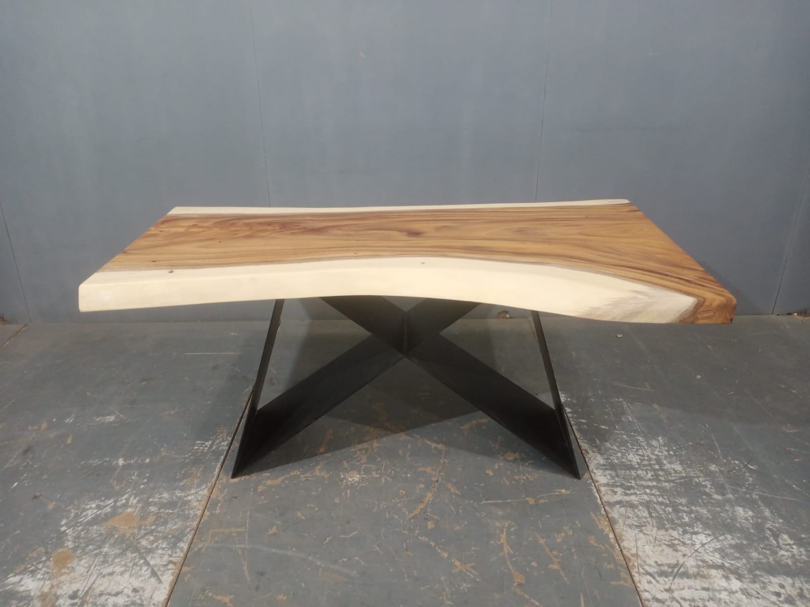 LIVE EDGE TABLES