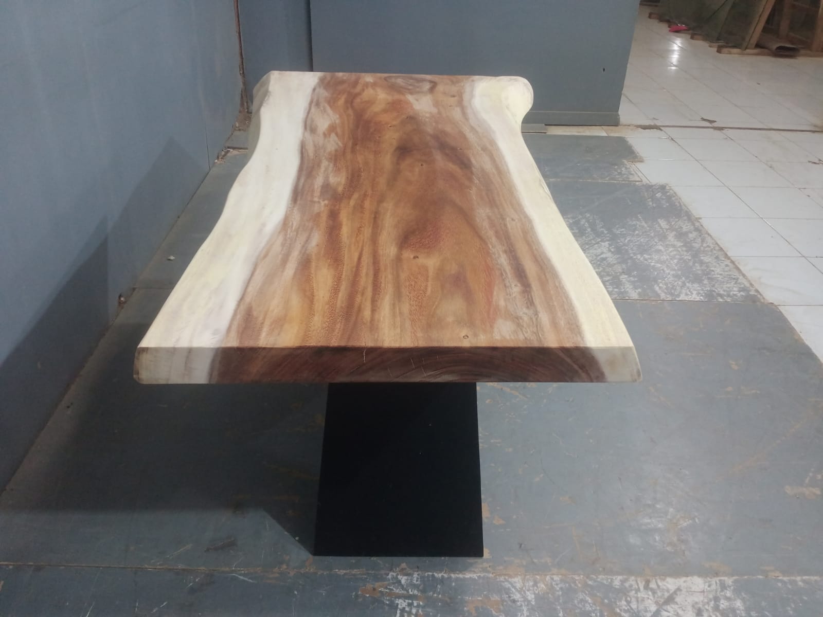Live Edge Tables