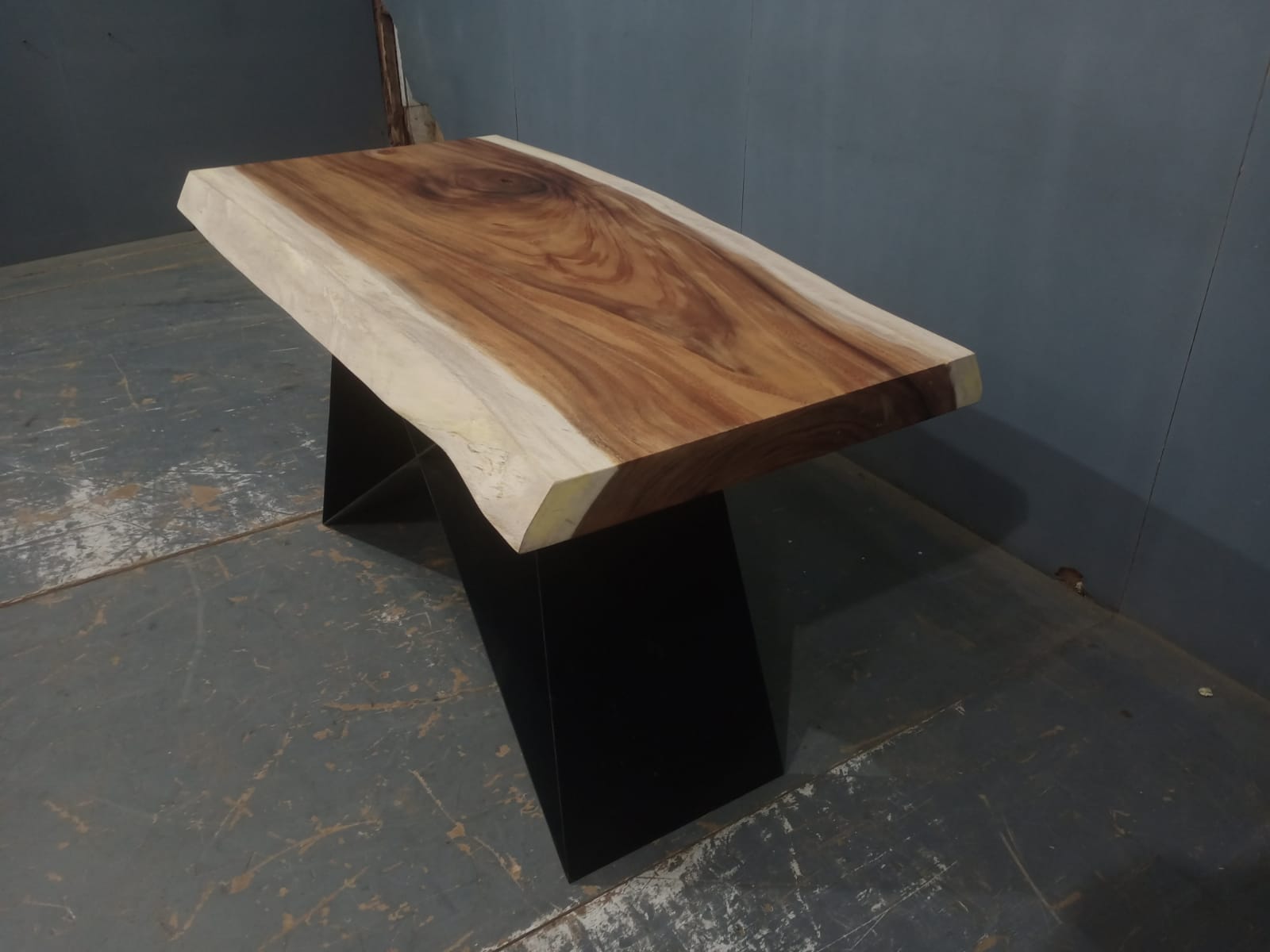 Live Edge Tables