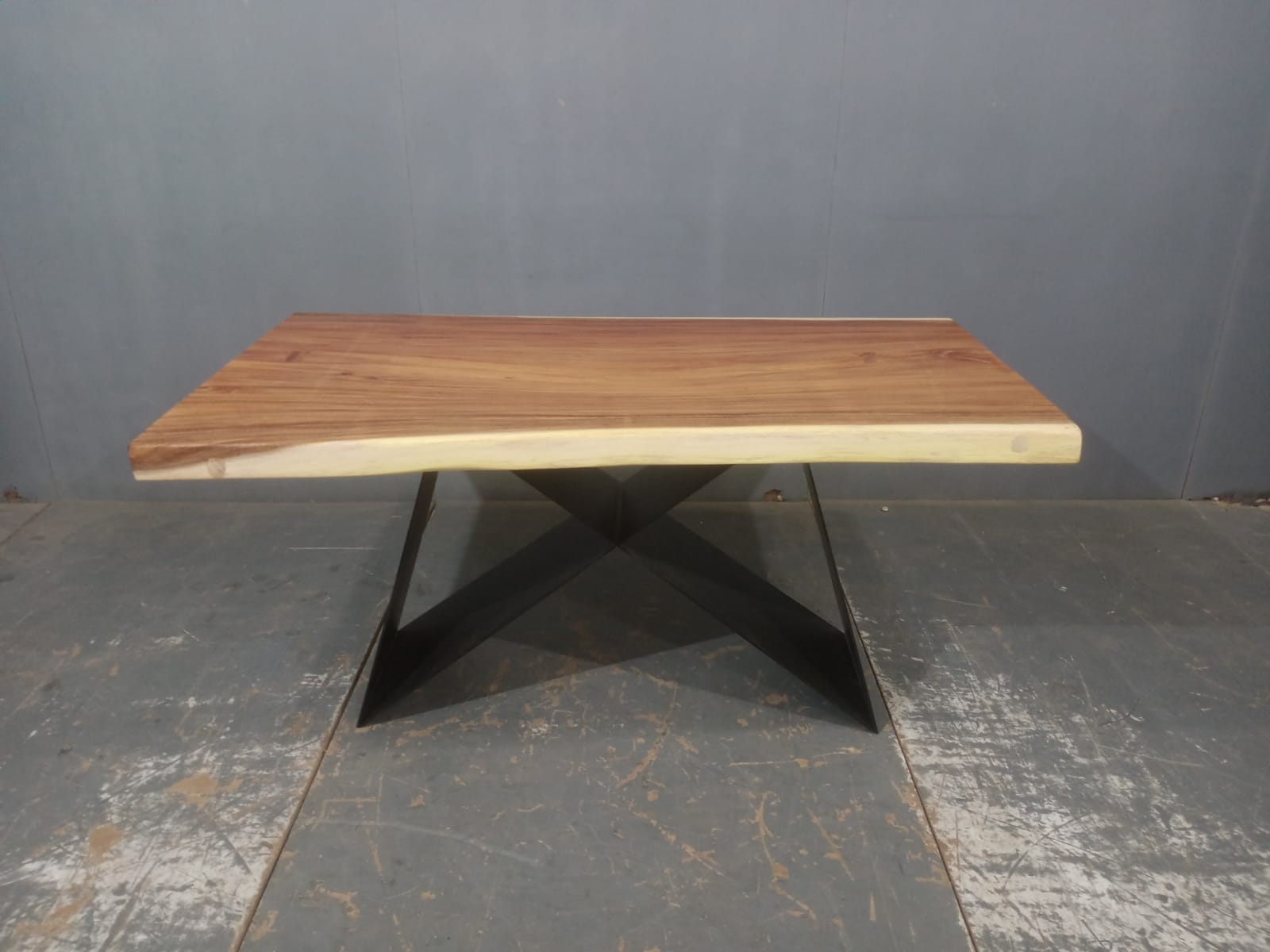 LIVE EDGE TABLES