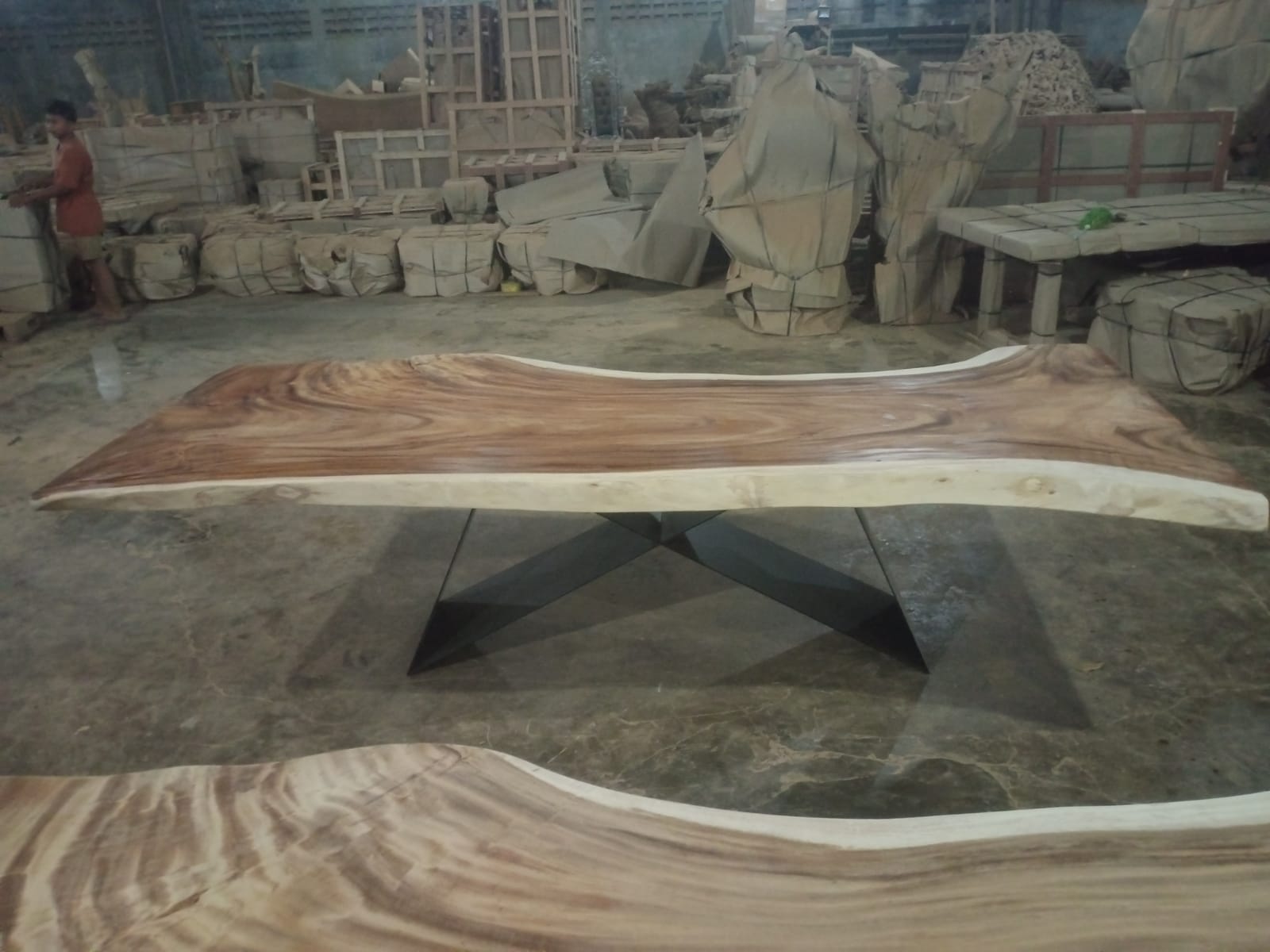 LIVE EDGE TABLES