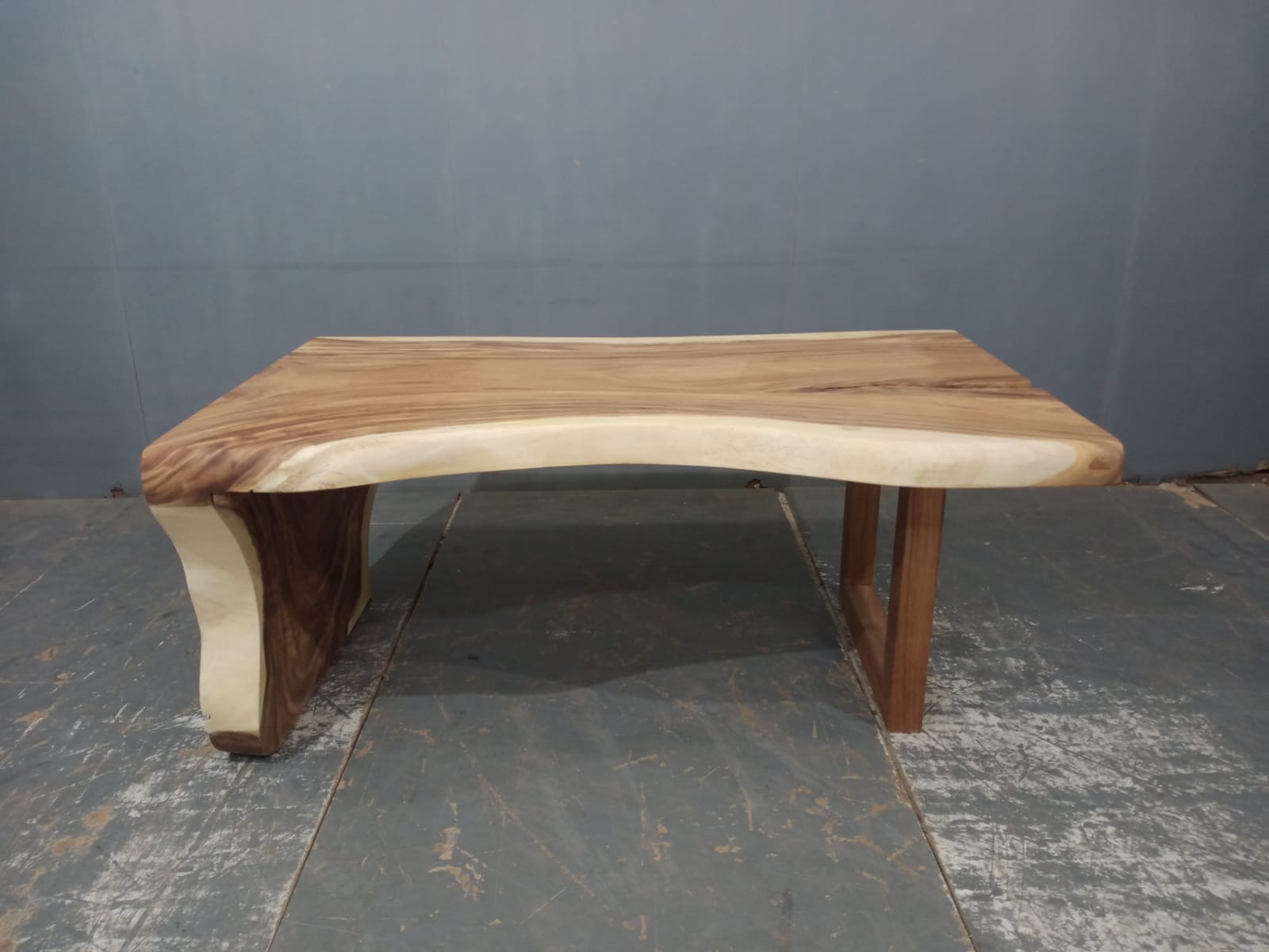 LIVE EDGE TABLES