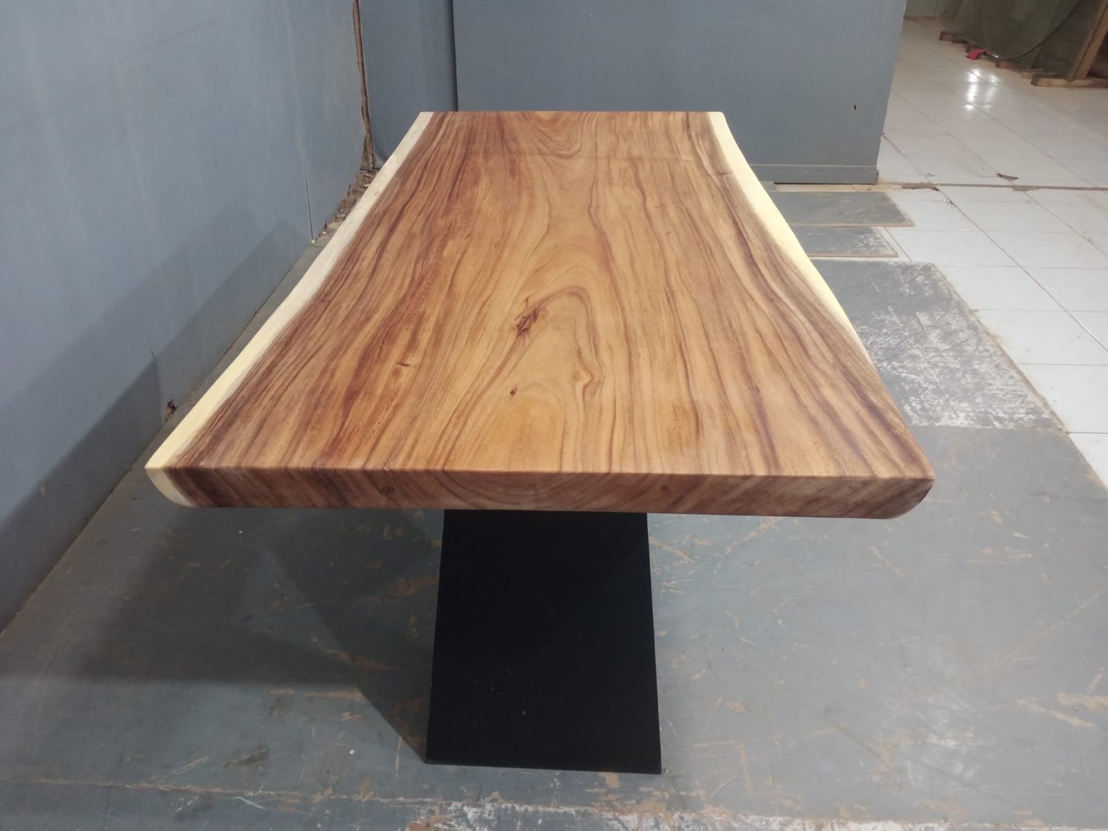 Live Edge Tables