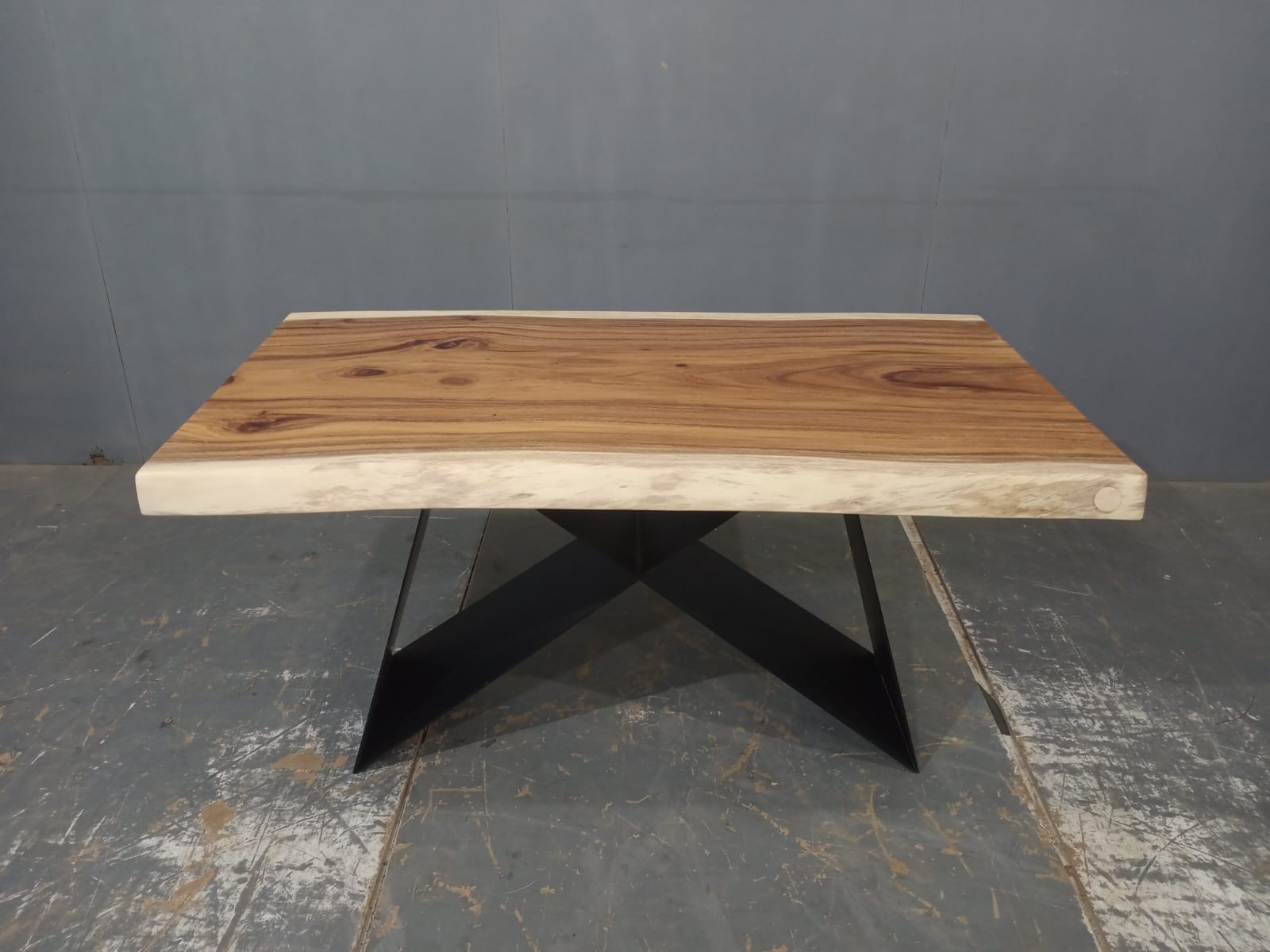 LIVE EDGE TABLES