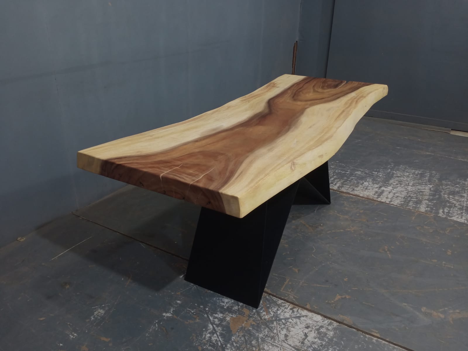 Live Edge Tables