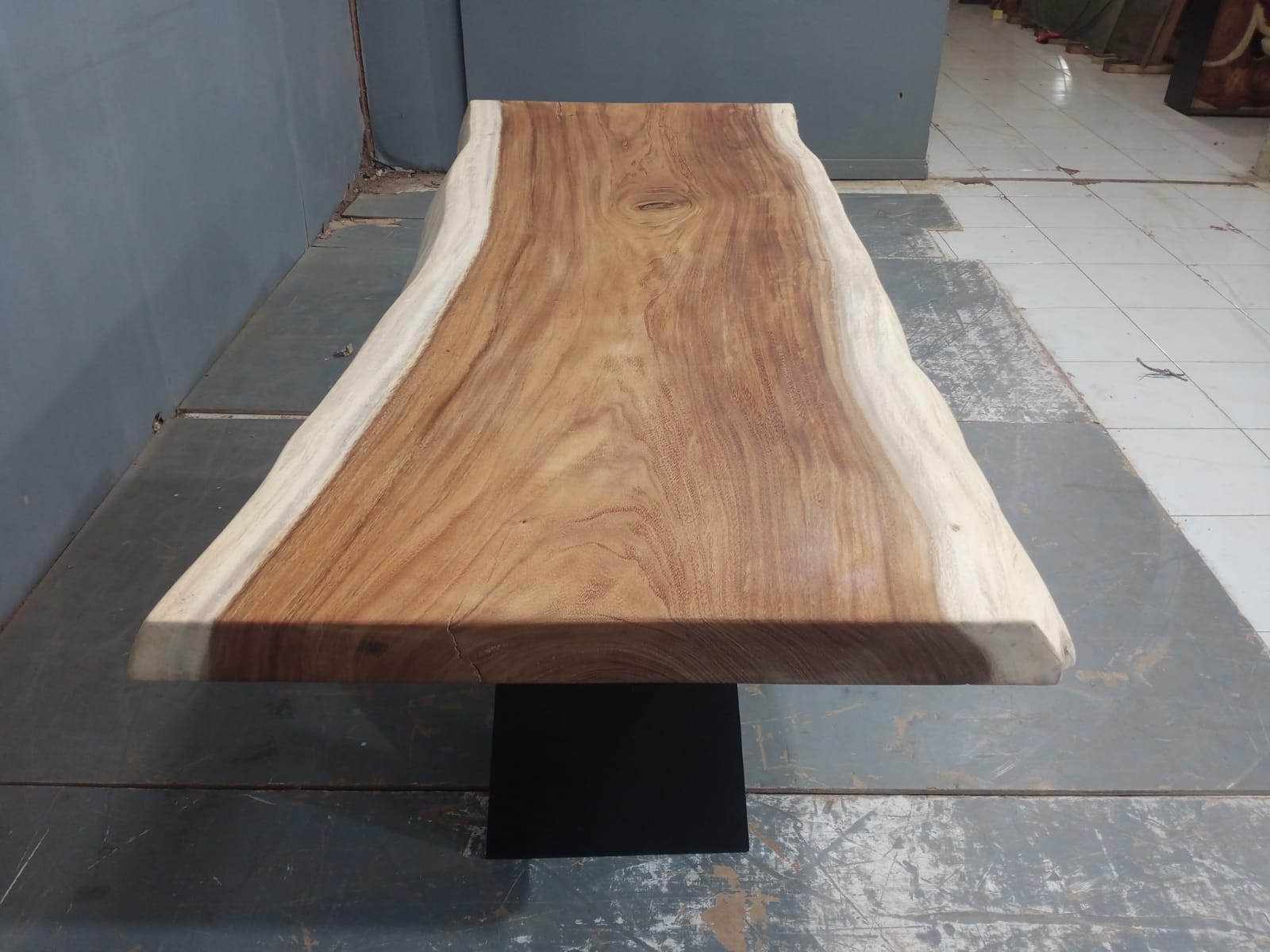 Live Edge Tables