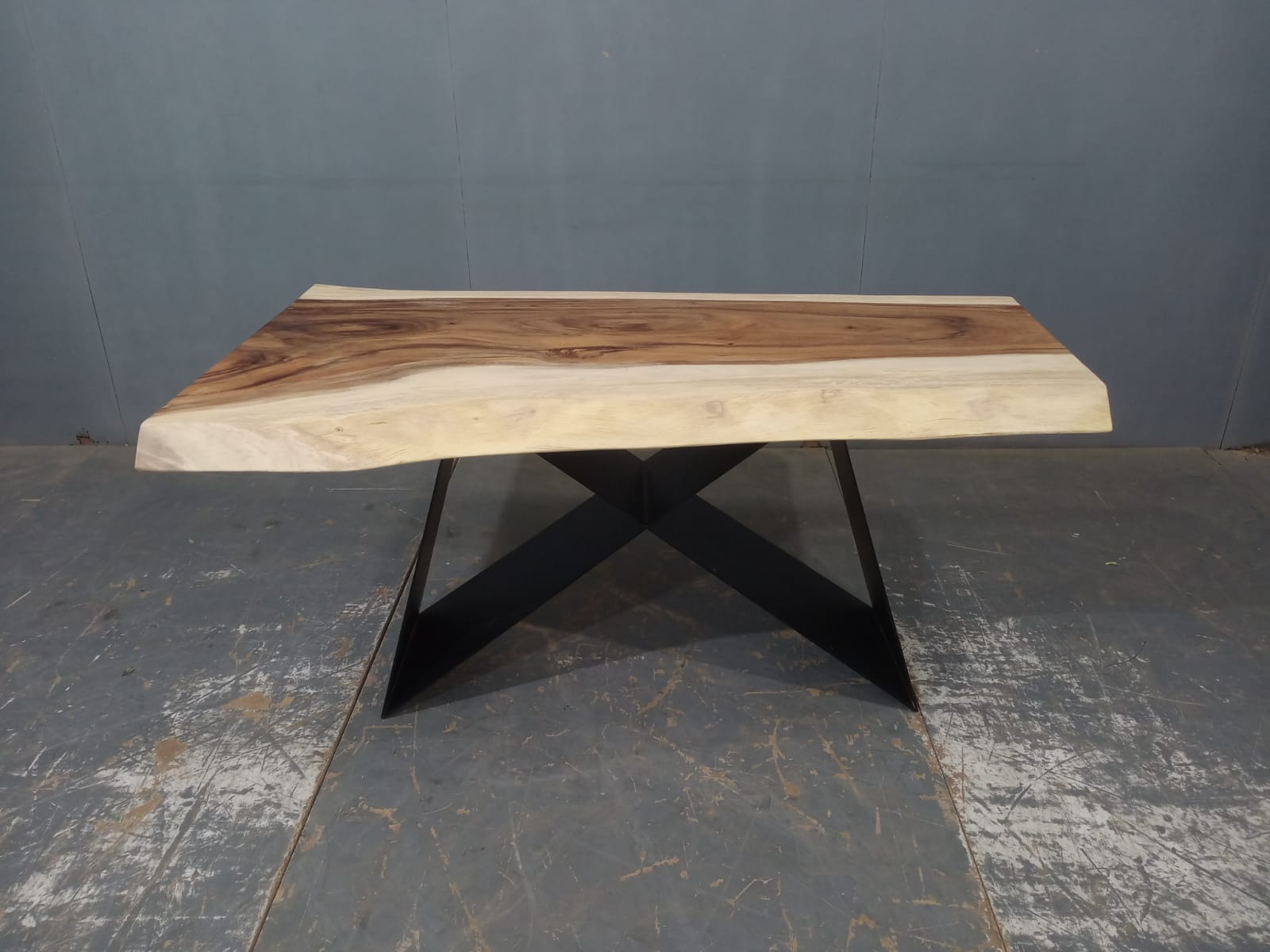 LIVE EDGE TABLES