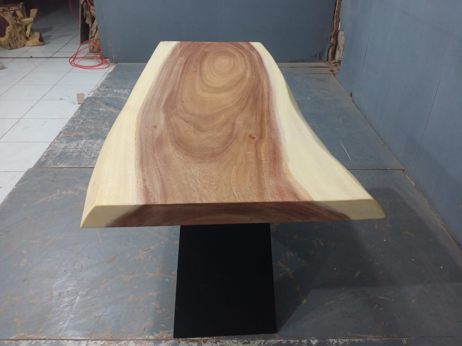 Live Edge Tables