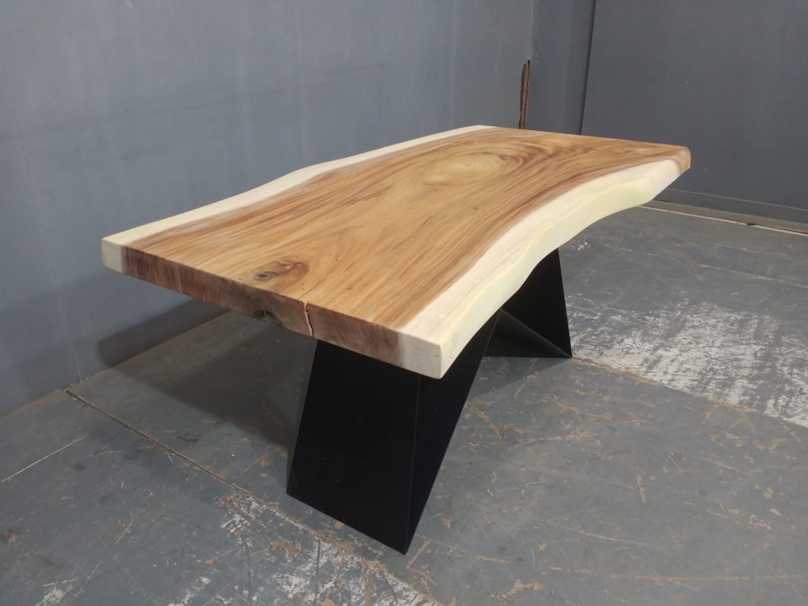 Live Edge Tables