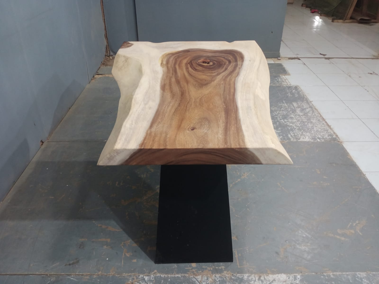 Live Edge Tables