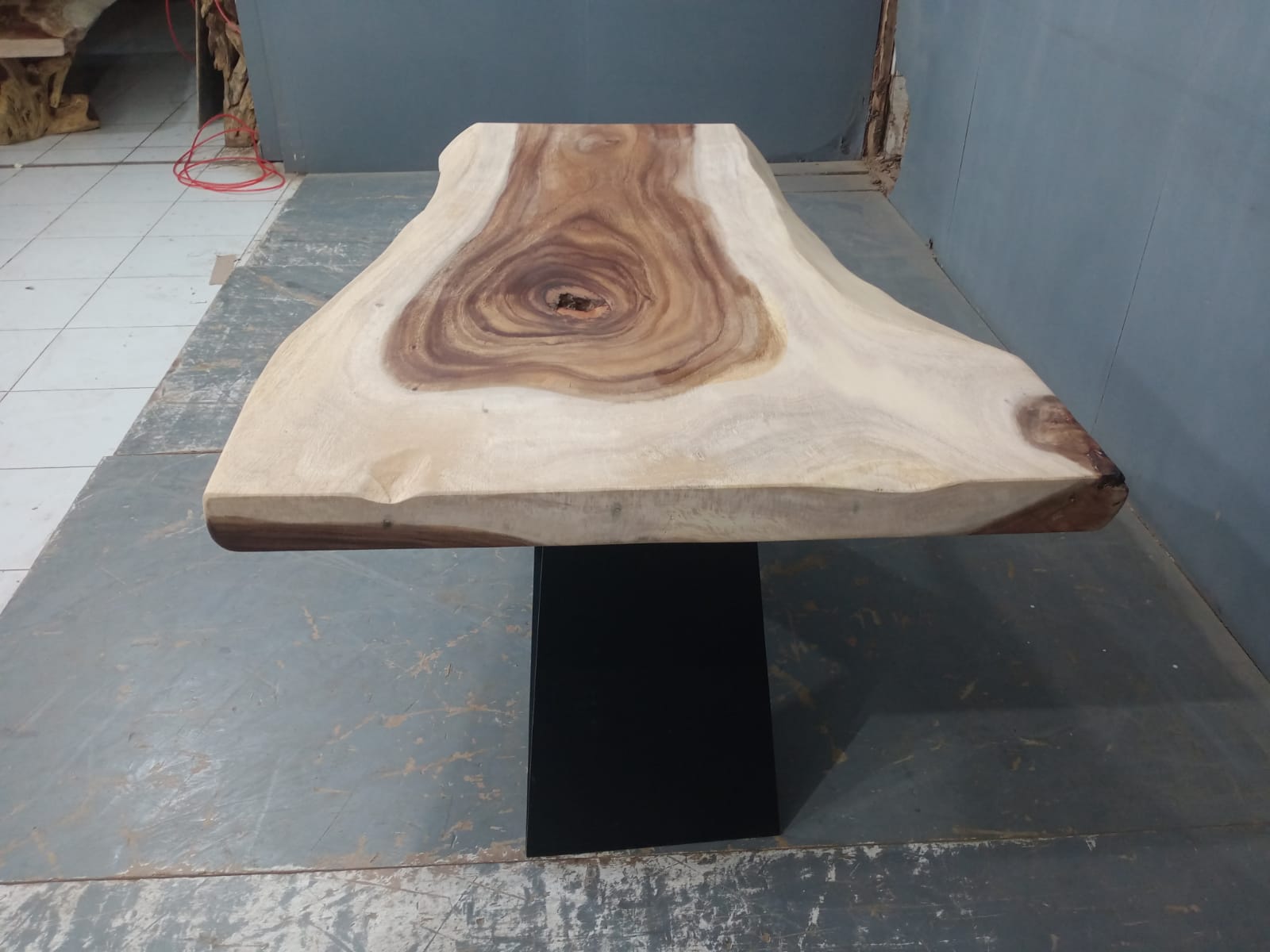 Live Edge Tables