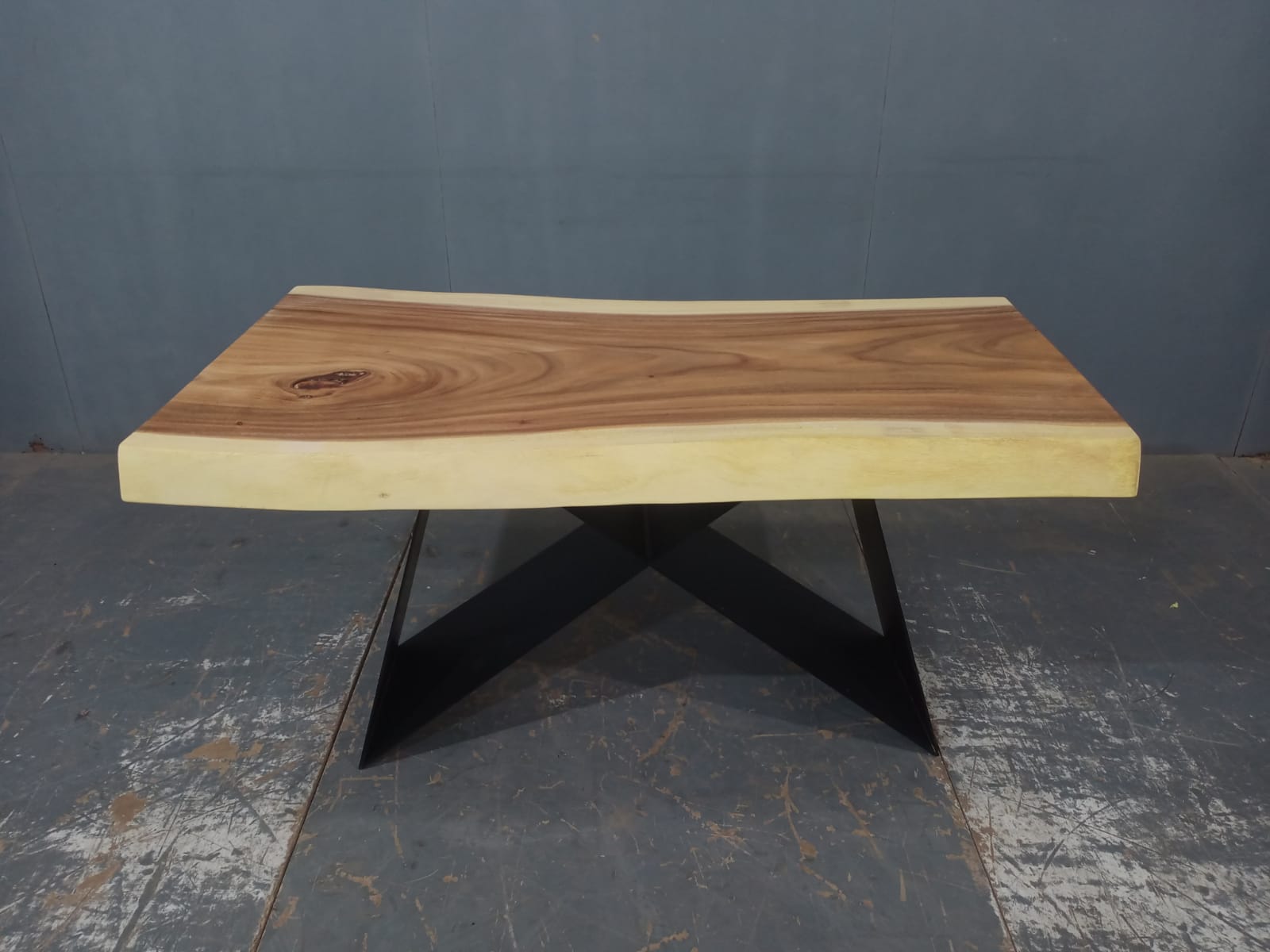 LIVE EDGE TABLES