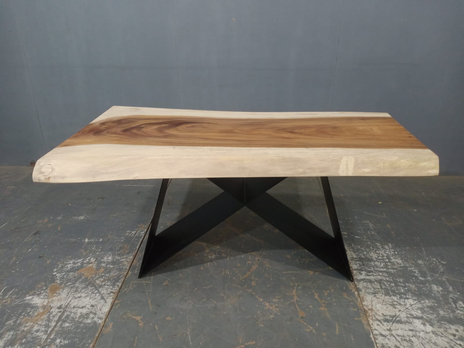 LIVE EDGE TABLES