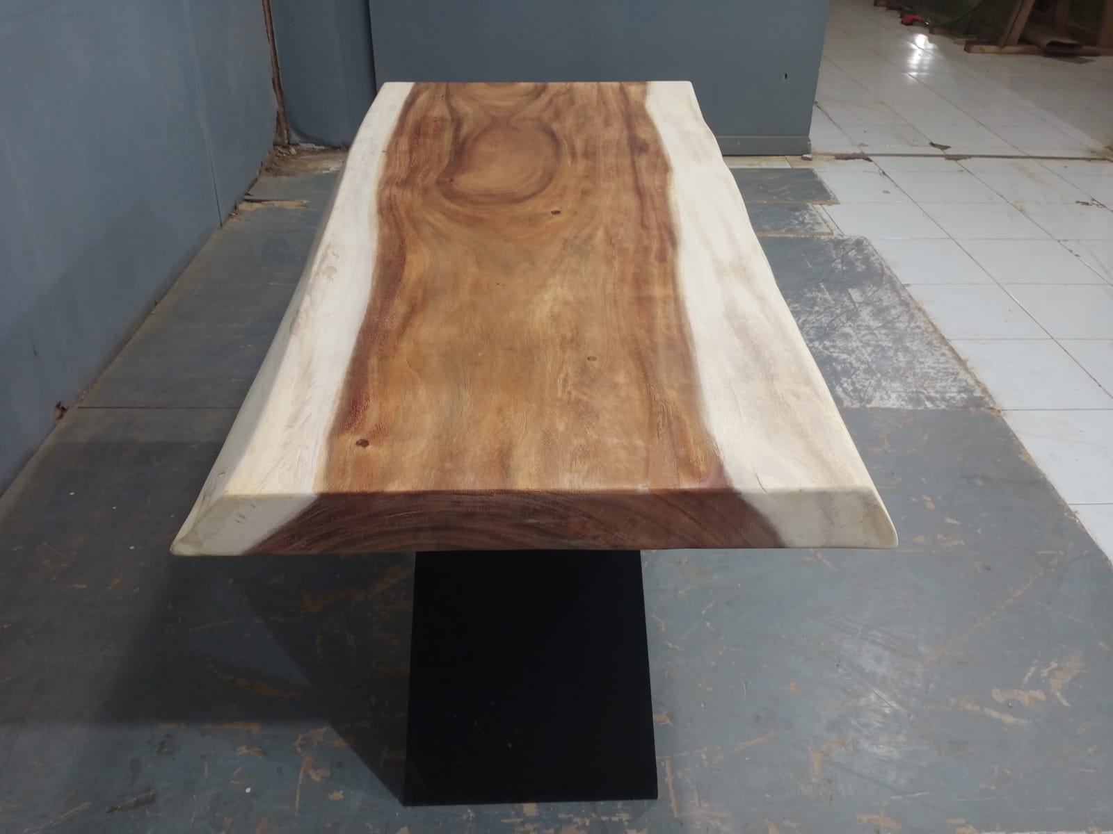 Live Edge Tables