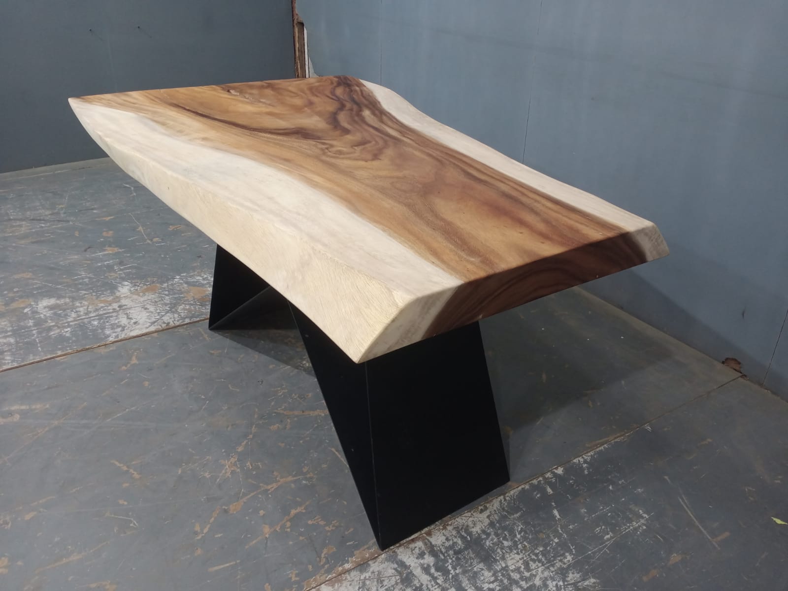 Live Edge Tables