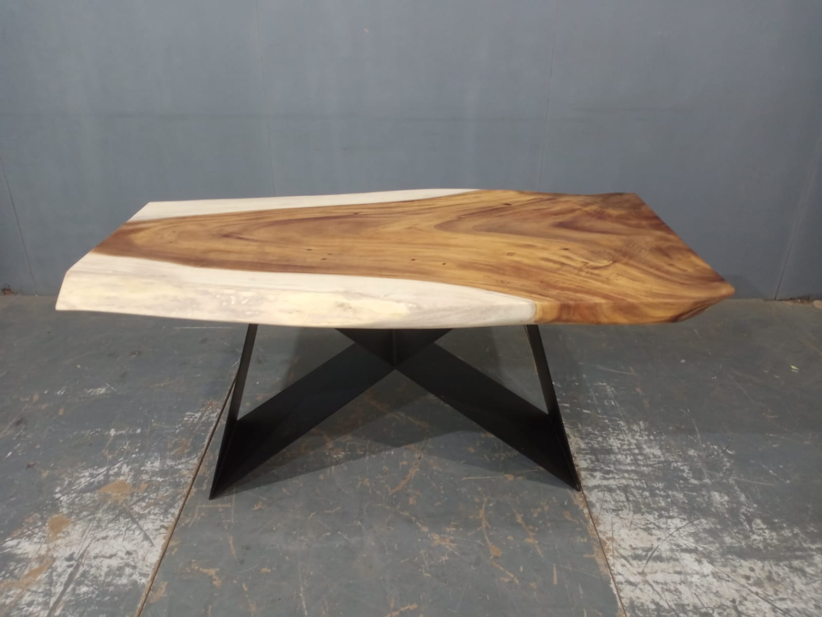 LIVE EDGE TABLES