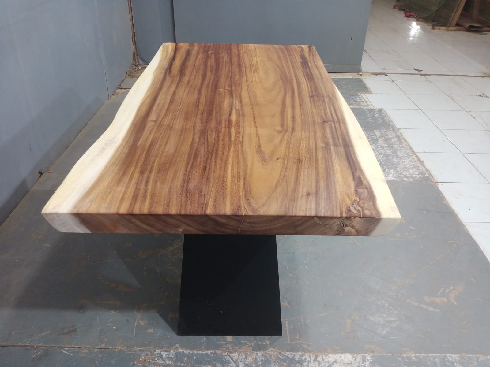 Live Edge Tables