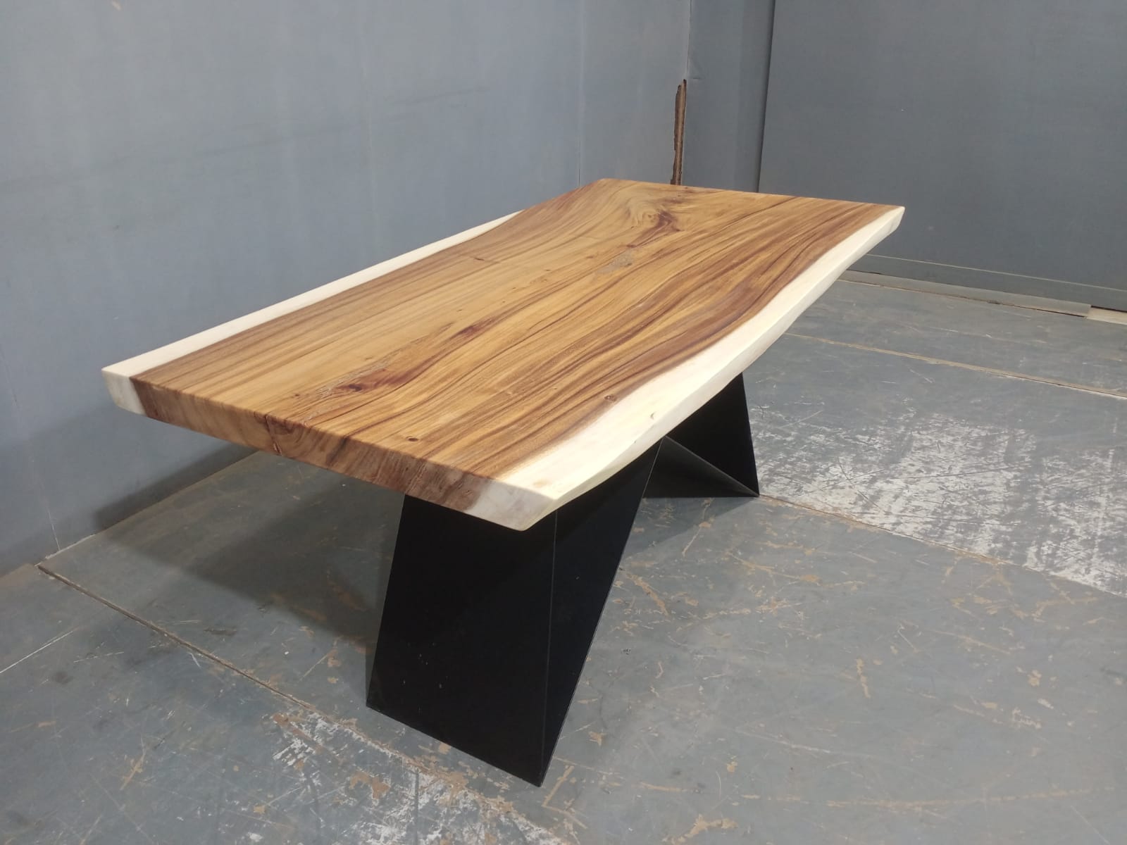 Live Edge Tables