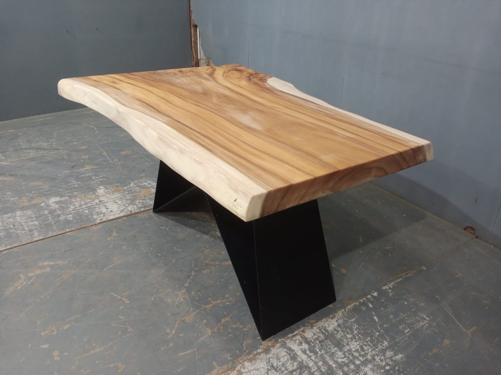 Live Edge Tables