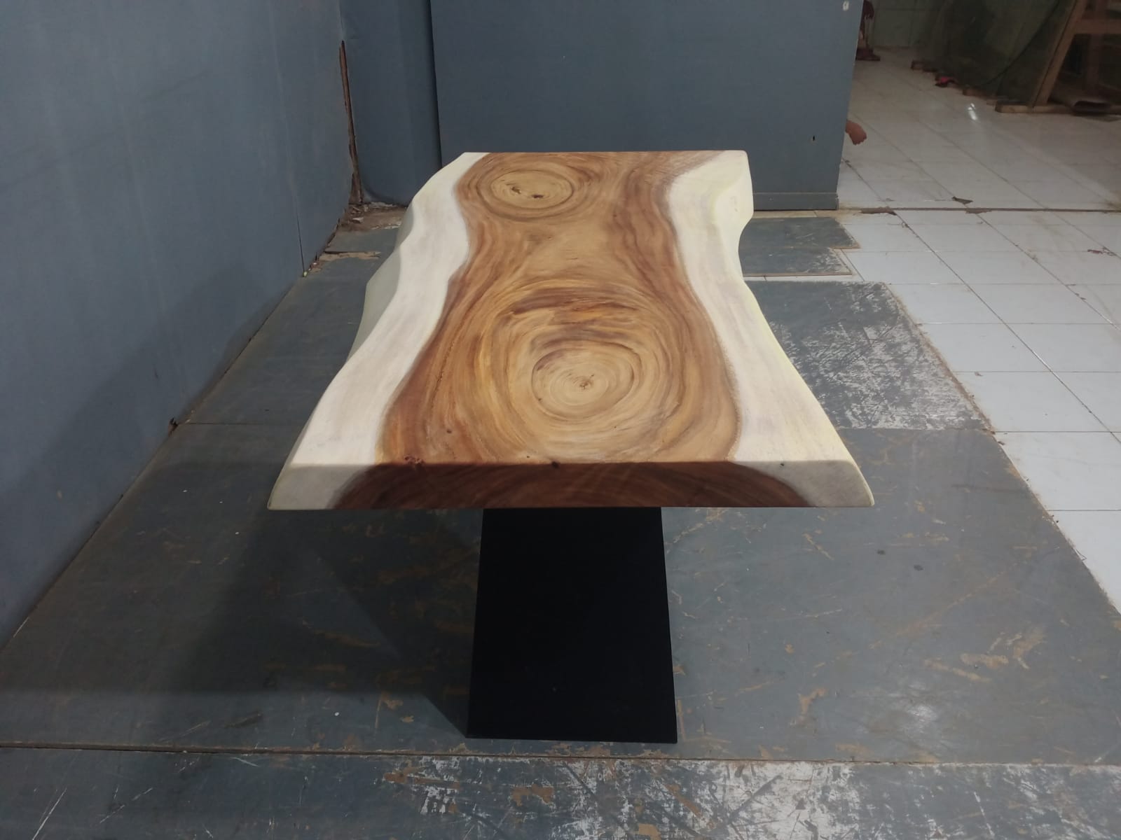 Live Edge Tables