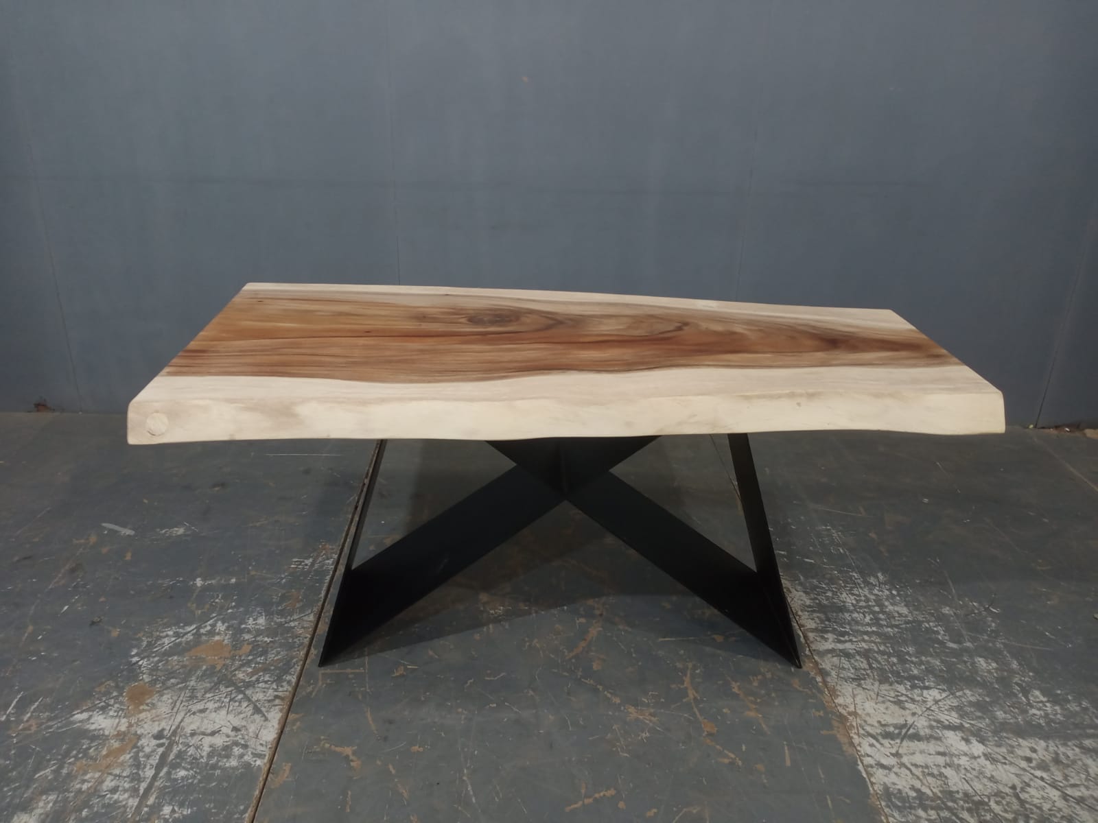 LIVE EDGE TABLES