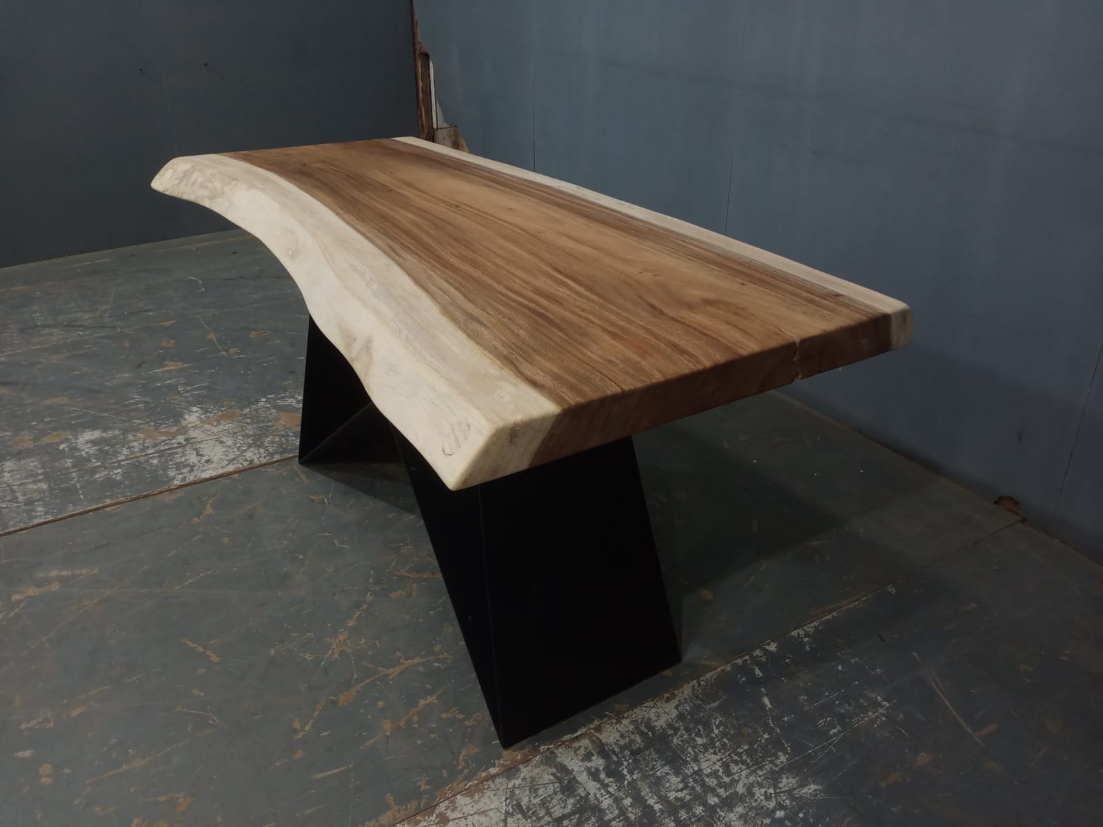 Live Edge Tables