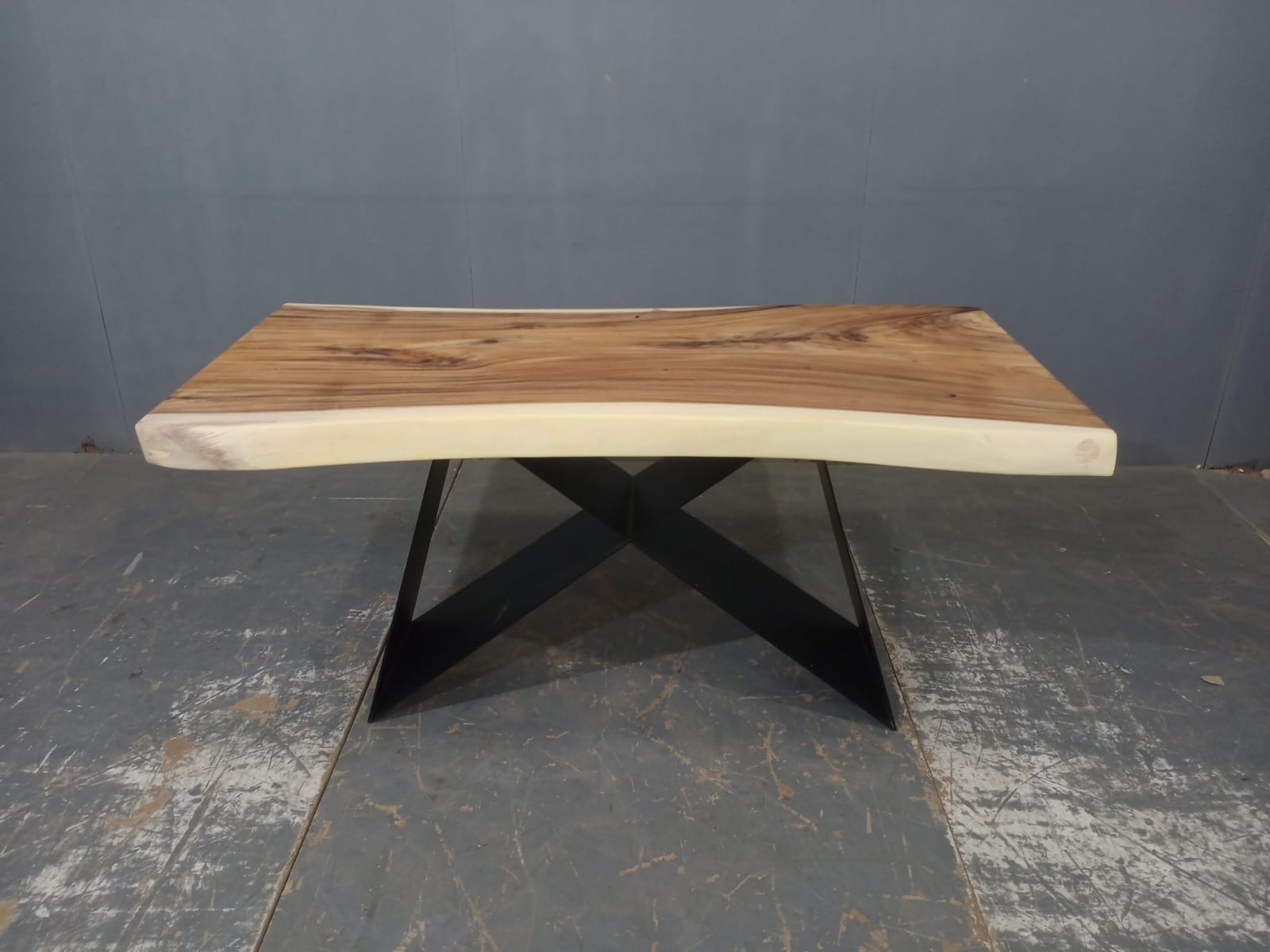 LIVE EDGE TABLES