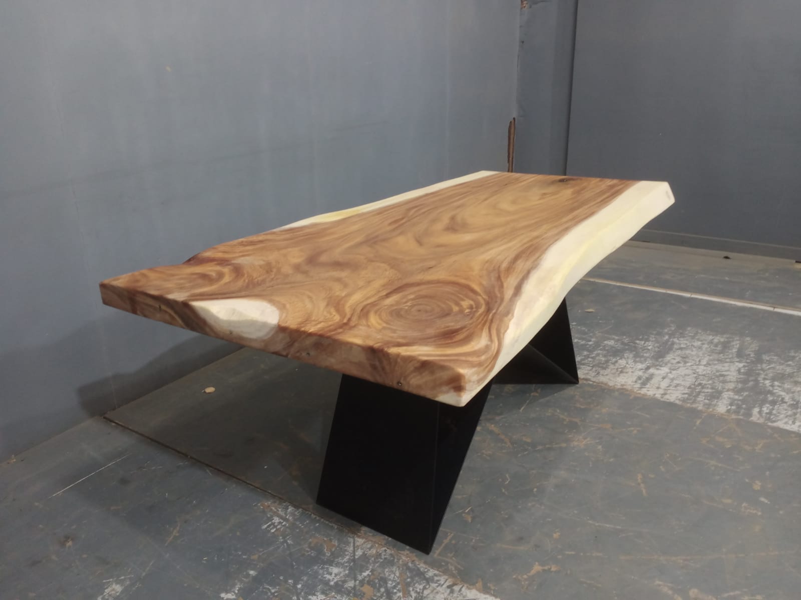 Live Edge Tables