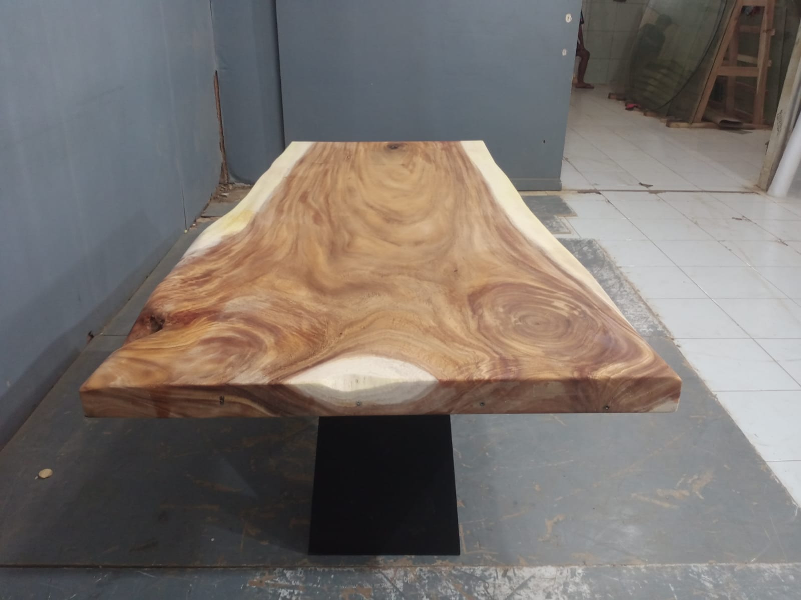 Live Edge Tables